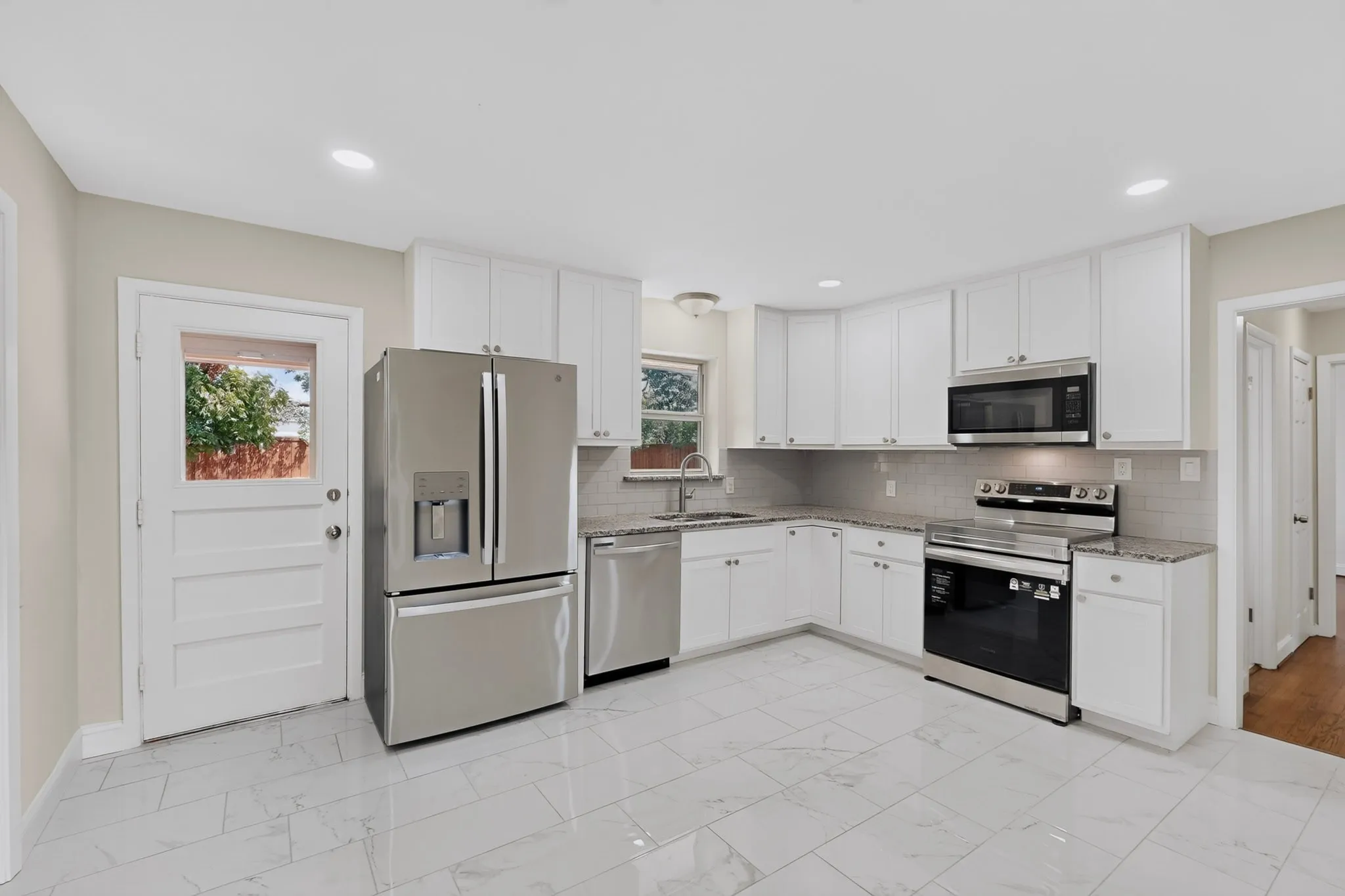 Single Family Residence For Rent in Dallas County , 416 Rustic Circle, Richardson, Texas 75080, 3 Bedroom, 2 Bathroom, 1 Garage spaces, 1,297 Sqft, built in 1955, mls#21398362, Real Estate Agent in Richardson, Homes For Rent in Dallas county, Homes For Rent in Richardson, Realtor in Richardson Texas, Real Estate Brokerage Independent Realty Texas, Luminita Cordes Realtor
