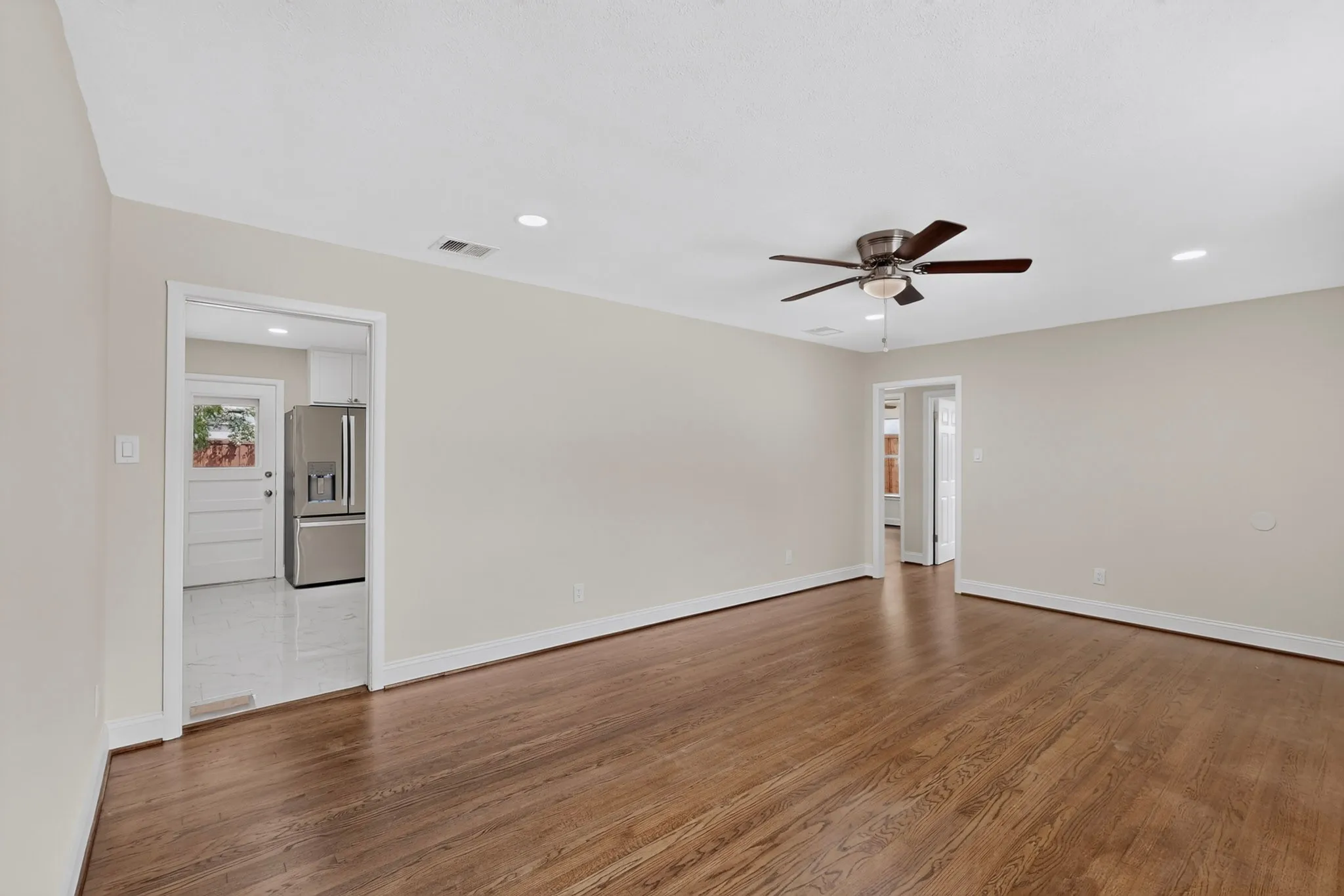 Single Family Residence For Rent in Dallas County , 416 Rustic Circle, Richardson, Texas 75080, 3 Bedroom, 2 Bathroom, 1 Garage spaces, 1,297 Sqft, built in 1955, mls#21398362, Real Estate Agent in Richardson, Homes For Rent in Dallas county, Homes For Rent in Richardson, Realtor in Richardson Texas, Real Estate Brokerage Independent Realty Texas, Luminita Cordes Realtor