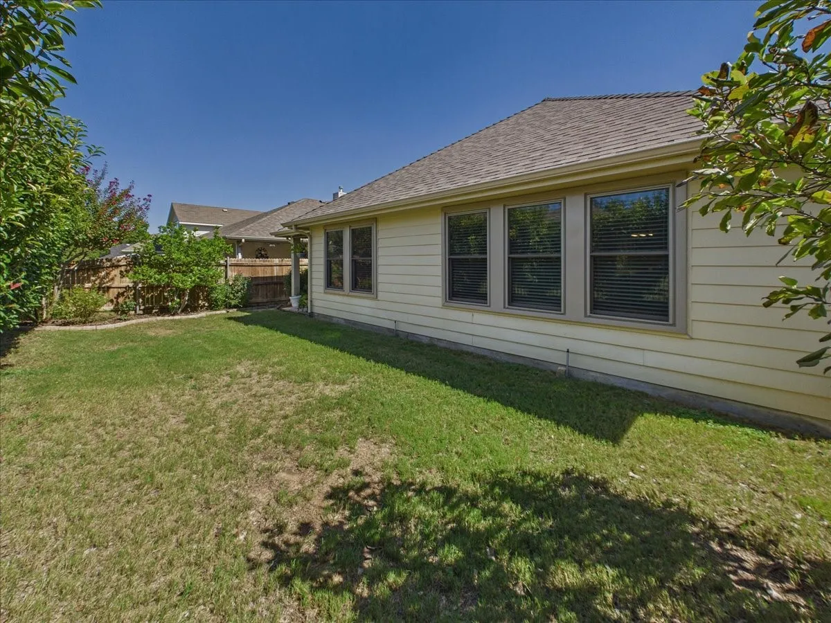 Single Family Residence For Sale in Denton County , 15737 Landing Creek Lane, Fort Worth, Texas 76262, 3 Bedroom, 2 Bathroom, 2 Garage spaces, 2,074 Sqft, built in 2009, mls#21387767, Real Estate Agent in Fort Worth, Homes For Sale in Denton county, Homes For Sale in Fort Worth, Realtor in Fort Worth Texas, Real Estate Brokerage Independent Realty Texas, Luminita Cordes Realtor