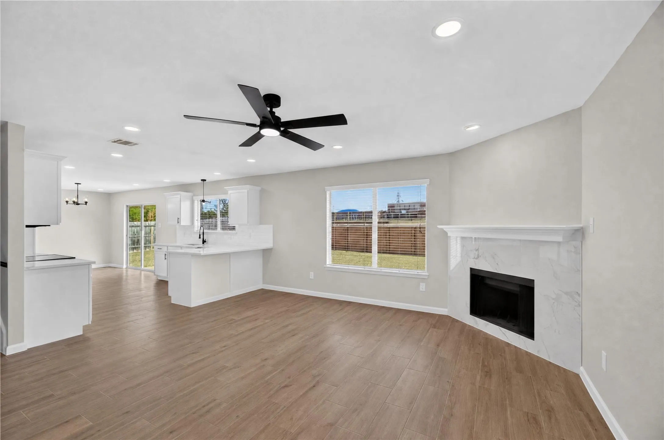 Single Family Residence For Sale in Dallas County , 1336 Kiwi Court, Dallas, Texas 75051, 4 Bedroom, 3 Bathroom, 2 Garage spaces, 2,329 Sqft, built in 2009, mls#21397950, Real Estate Agent in Dallas, Homes For Sale in Dallas county, Homes For Sale in Dallas, Realtor in Dallas Texas, Real Estate Brokerage Independent Realty Texas, Luminita Cordes Realtor