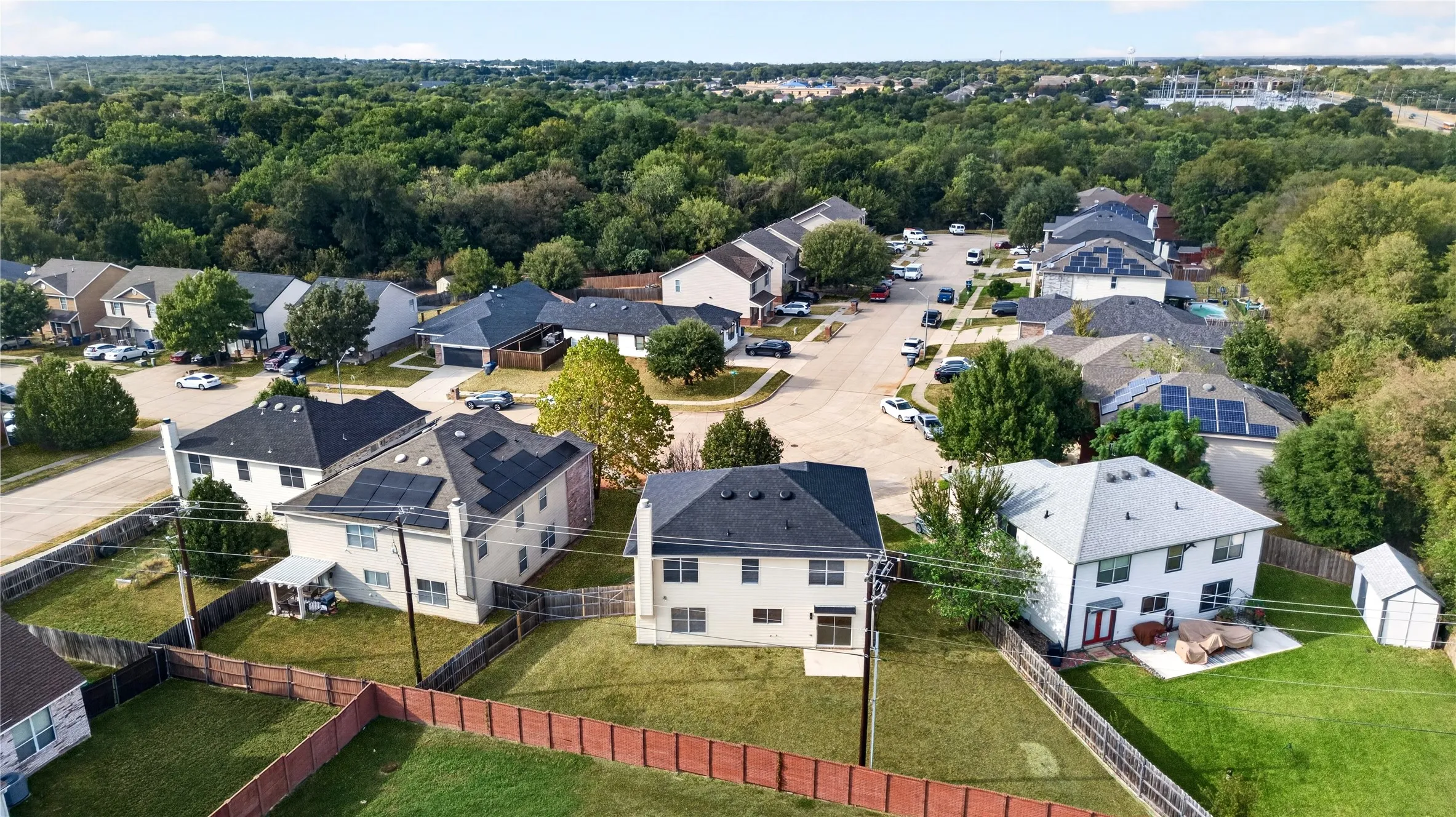 Single Family Residence For Sale in Dallas County , 1336 Kiwi Court, Dallas, Texas 75051, 4 Bedroom, 3 Bathroom, 2 Garage spaces, 2,329 Sqft, built in 2009, mls#21397950, Real Estate Agent in Dallas, Homes For Sale in Dallas county, Homes For Sale in Dallas, Realtor in Dallas Texas, Real Estate Brokerage Independent Realty Texas, Luminita Cordes Realtor