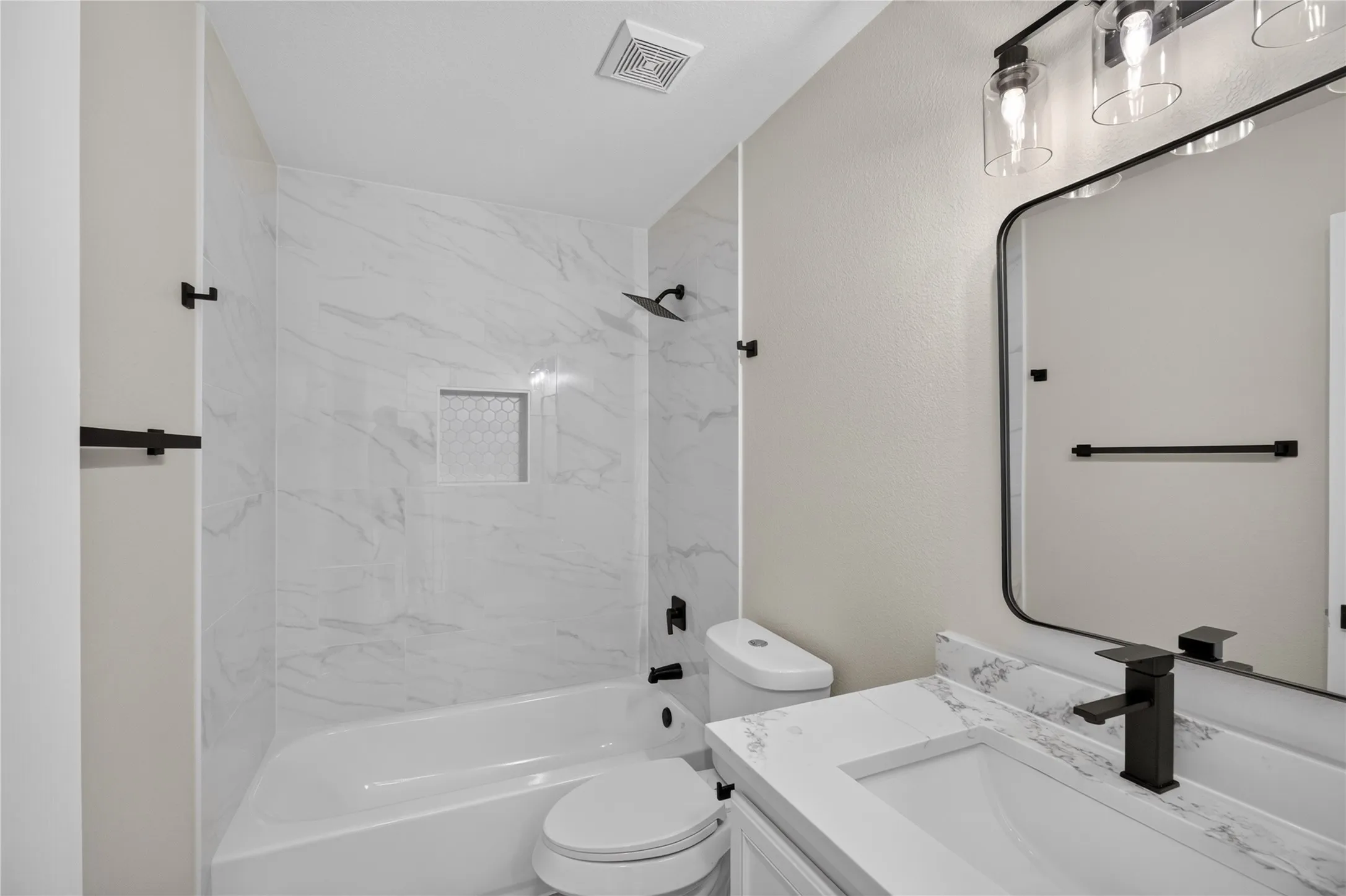 Single Family Residence For Sale in Dallas County , 1336 Kiwi Court, Dallas, Texas 75051, 4 Bedroom, 3 Bathroom, 2 Garage spaces, 2,329 Sqft, built in 2009, mls#21397950, Real Estate Agent in Dallas, Homes For Sale in Dallas county, Homes For Sale in Dallas, Realtor in Dallas Texas, Real Estate Brokerage Independent Realty Texas, Luminita Cordes Realtor