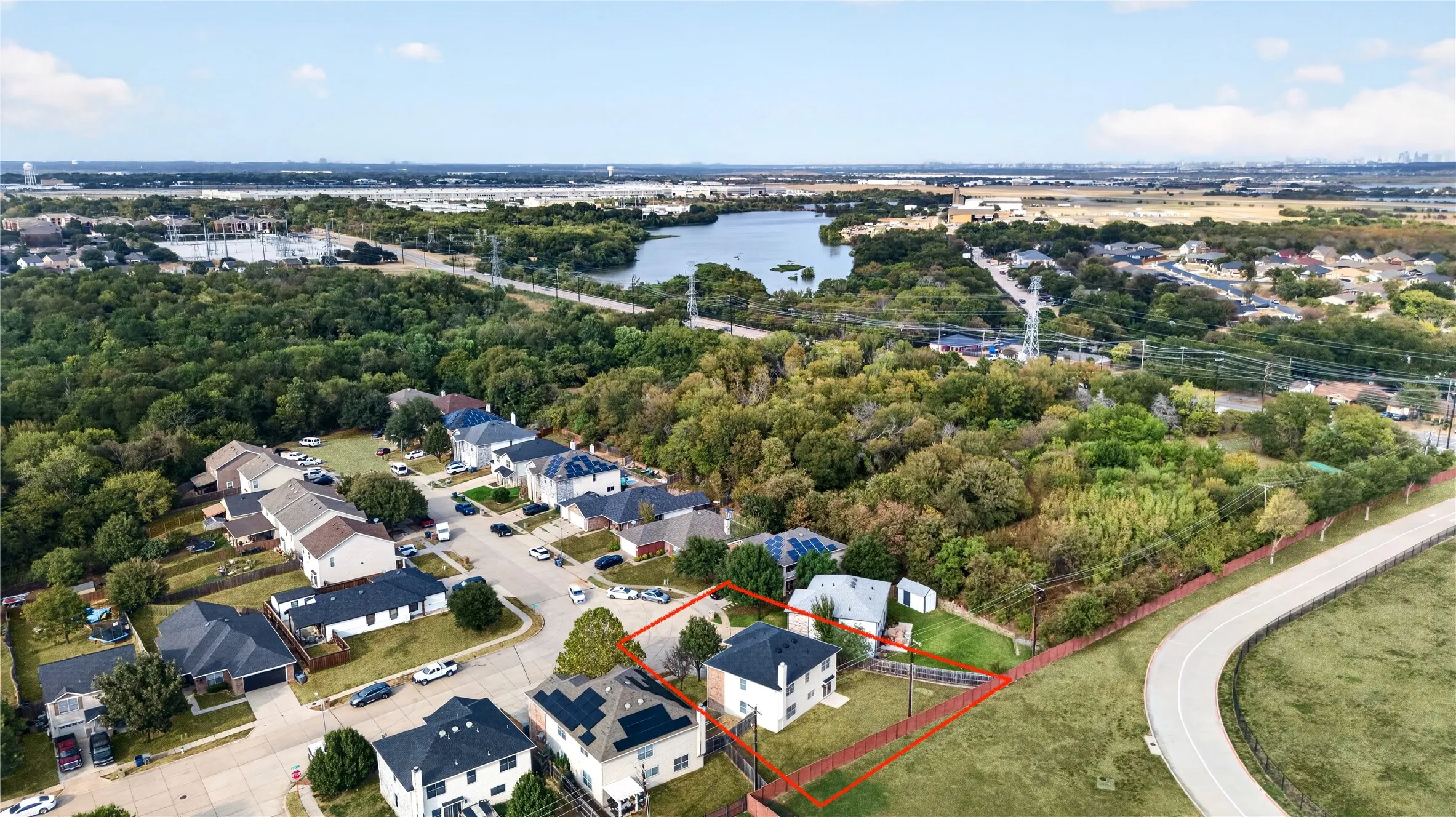 Single Family Residence For Sale in Dallas County , 1336 Kiwi Court, Dallas, Texas 75051, 4 Bedroom, 3 Bathroom, 2 Garage spaces, 2,329 Sqft, built in 2009, mls#21397950, Real Estate Agent in Dallas, Homes For Sale in Dallas county, Homes For Sale in Dallas, Realtor in Dallas Texas, Real Estate Brokerage Independent Realty Texas, Luminita Cordes Realtor