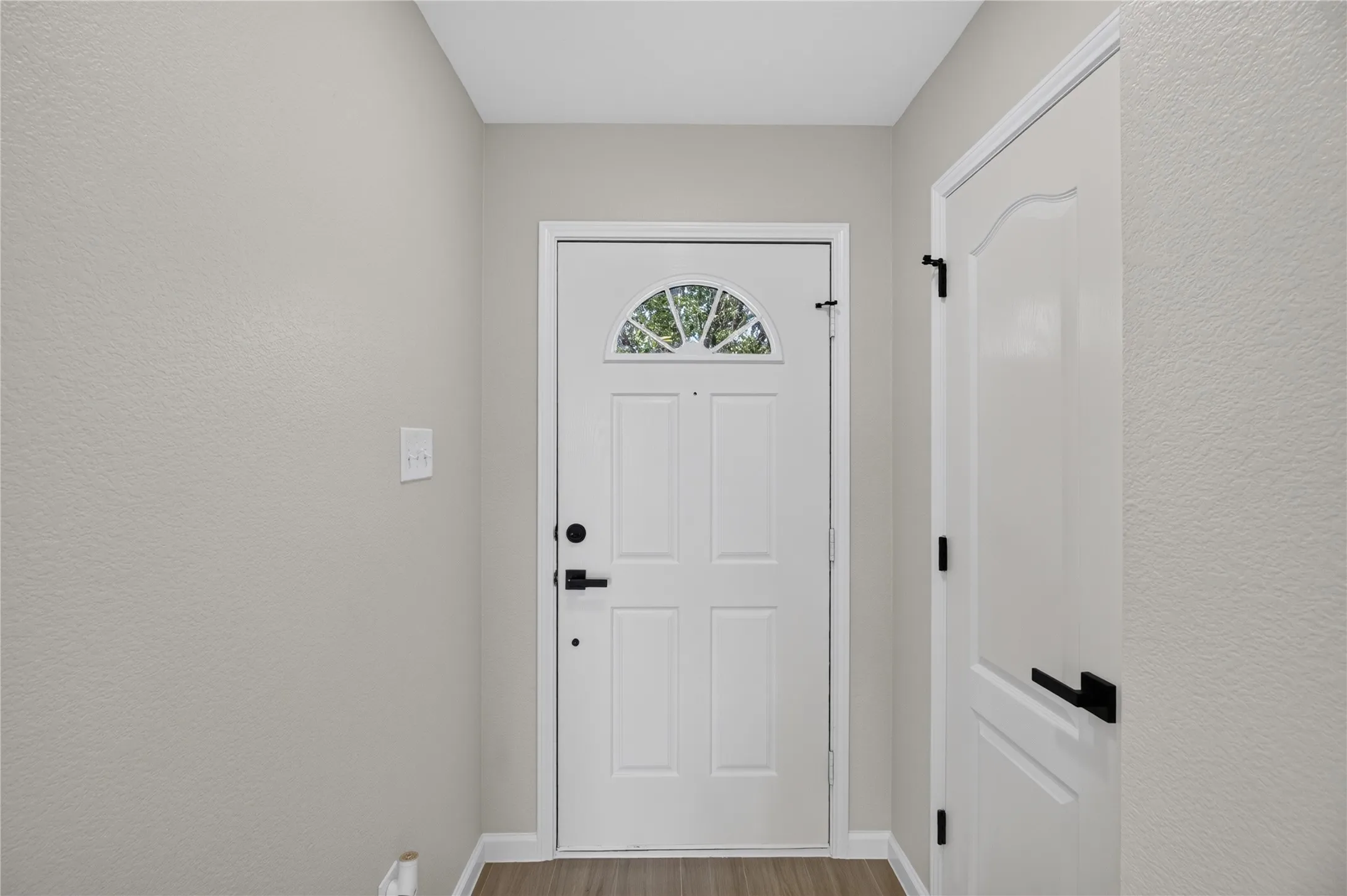 Single Family Residence For Sale in Dallas County , 1336 Kiwi Court, Dallas, Texas 75051, 4 Bedroom, 3 Bathroom, 2 Garage spaces, 2,329 Sqft, built in 2009, mls#21397950, Real Estate Agent in Dallas, Homes For Sale in Dallas county, Homes For Sale in Dallas, Realtor in Dallas Texas, Real Estate Brokerage Independent Realty Texas, Luminita Cordes Realtor