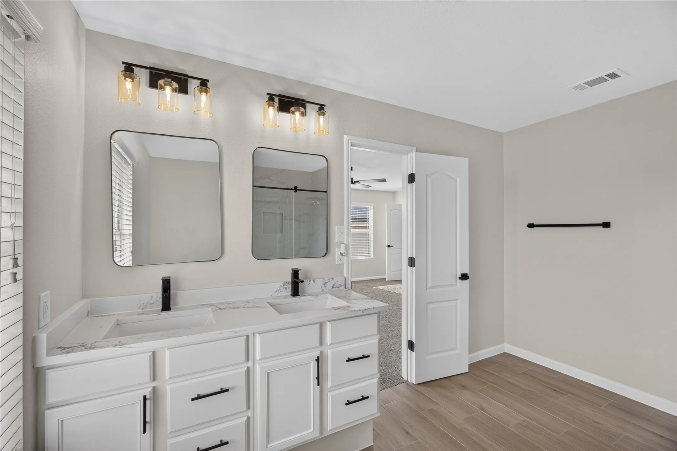Single Family Residence For Sale in Dallas County , 1336 Kiwi Court, Dallas, Texas 75051, 4 Bedroom, 3 Bathroom, 2 Garage spaces, 2,329 Sqft, built in 2009, mls#21397950, Real Estate Agent in Dallas, Homes For Sale in Dallas county, Homes For Sale in Dallas, Realtor in Dallas Texas, Real Estate Brokerage Independent Realty Texas, Luminita Cordes Realtor