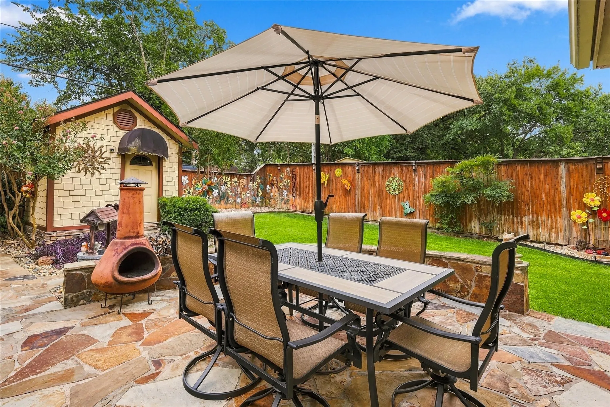 Single Family Residence For Sale in Tarrant County , 707 Glenn Drive, Euless, Texas 76039, 3 Bedroom, 2 Bathroom, 2 Garage spaces, 2,168 Sqft, built in 1982, mls#21398287, Real Estate Agent in Euless, Homes For Sale in Tarrant county, Homes For Sale in Euless, Realtor in Euless Texas, Real Estate Brokerage Independent Realty Texas, Luminita Cordes Realtor