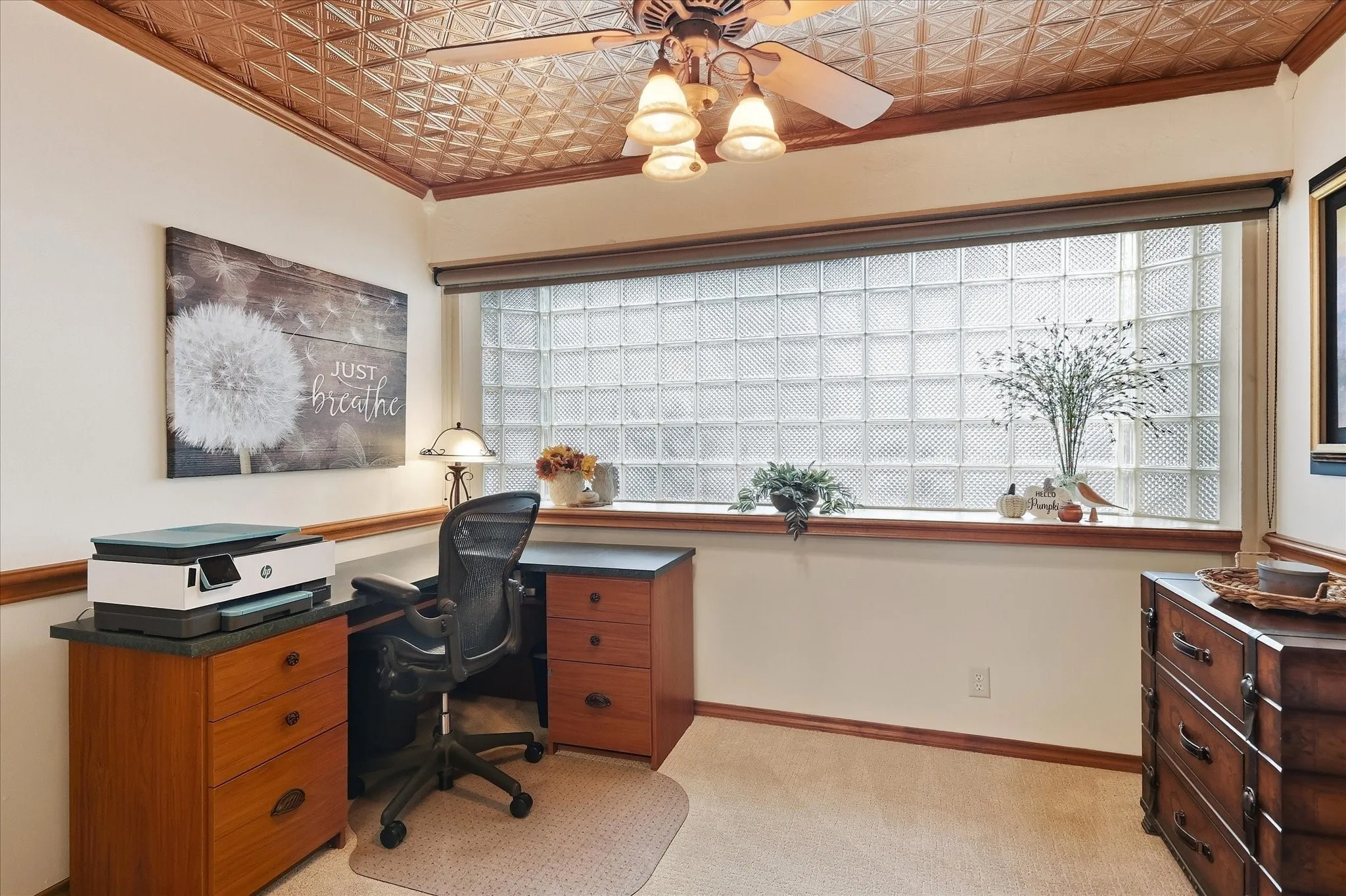 Single Family Residence For Sale in Tarrant County , 707 Glenn Drive, Euless, Texas 76039, 3 Bedroom, 2 Bathroom, 2 Garage spaces, 2,168 Sqft, built in 1982, mls#21398287, Real Estate Agent in Euless, Homes For Sale in Tarrant county, Homes For Sale in Euless, Realtor in Euless Texas, Real Estate Brokerage Independent Realty Texas, Luminita Cordes Realtor