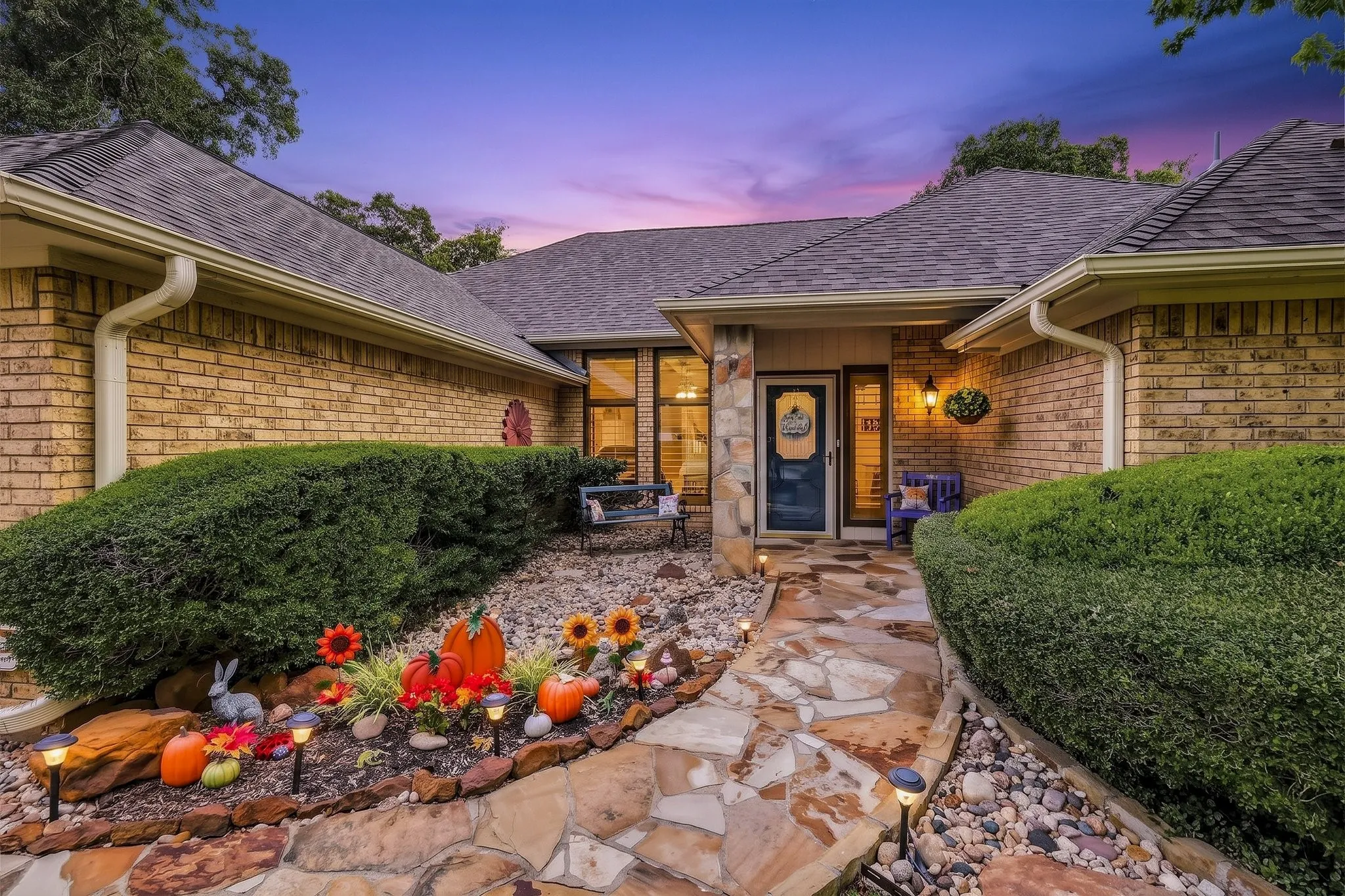 Single Family Residence For Sale in Tarrant County , 707 Glenn Drive, Euless, Texas 76039, 3 Bedroom, 2 Bathroom, 2 Garage spaces, 2,168 Sqft, built in 1982, mls#21398287, Real Estate Agent in Euless, Homes For Sale in Tarrant county, Homes For Sale in Euless, Realtor in Euless Texas, Real Estate Brokerage Independent Realty Texas, Luminita Cordes Realtor