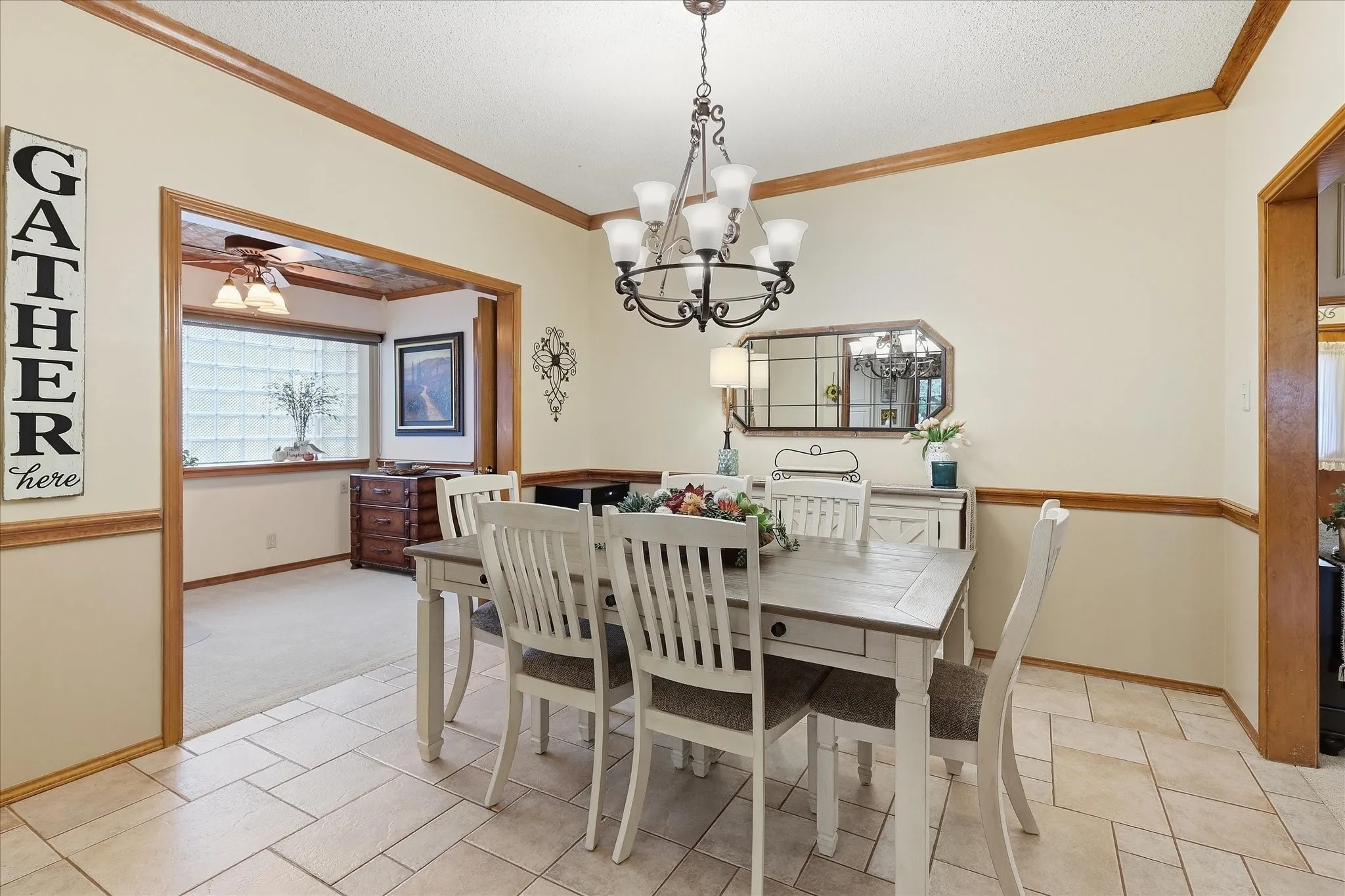 Single Family Residence For Sale in Tarrant County , 707 Glenn Drive, Euless, Texas 76039, 3 Bedroom, 2 Bathroom, 2 Garage spaces, 2,168 Sqft, built in 1982, mls#21398287, Real Estate Agent in Euless, Homes For Sale in Tarrant county, Homes For Sale in Euless, Realtor in Euless Texas, Real Estate Brokerage Independent Realty Texas, Luminita Cordes Realtor