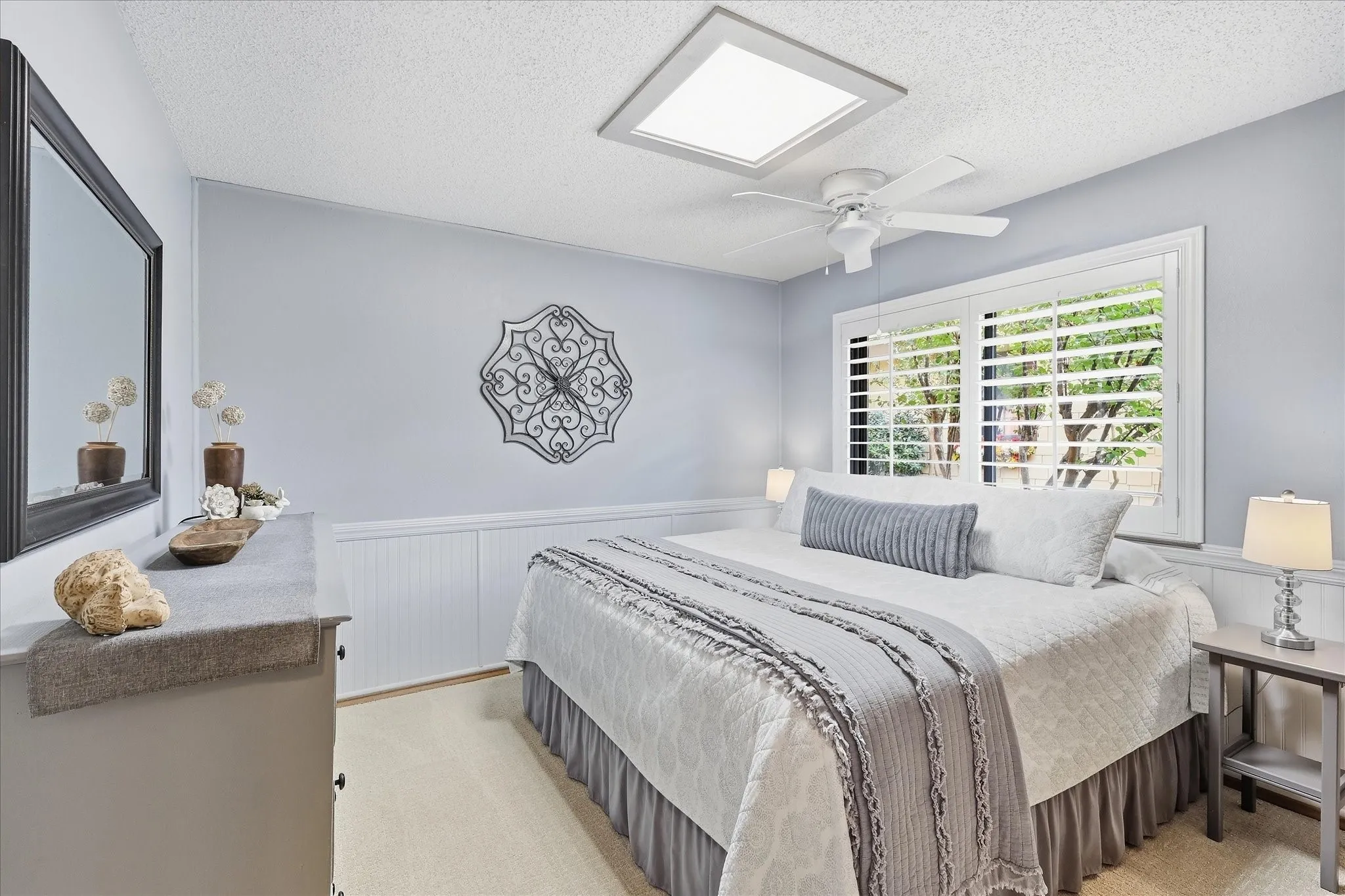 Single Family Residence For Sale in Tarrant County , 707 Glenn Drive, Euless, Texas 76039, 3 Bedroom, 2 Bathroom, 2 Garage spaces, 2,168 Sqft, built in 1982, mls#21398287, Real Estate Agent in Euless, Homes For Sale in Tarrant county, Homes For Sale in Euless, Realtor in Euless Texas, Real Estate Brokerage Independent Realty Texas, Luminita Cordes Realtor