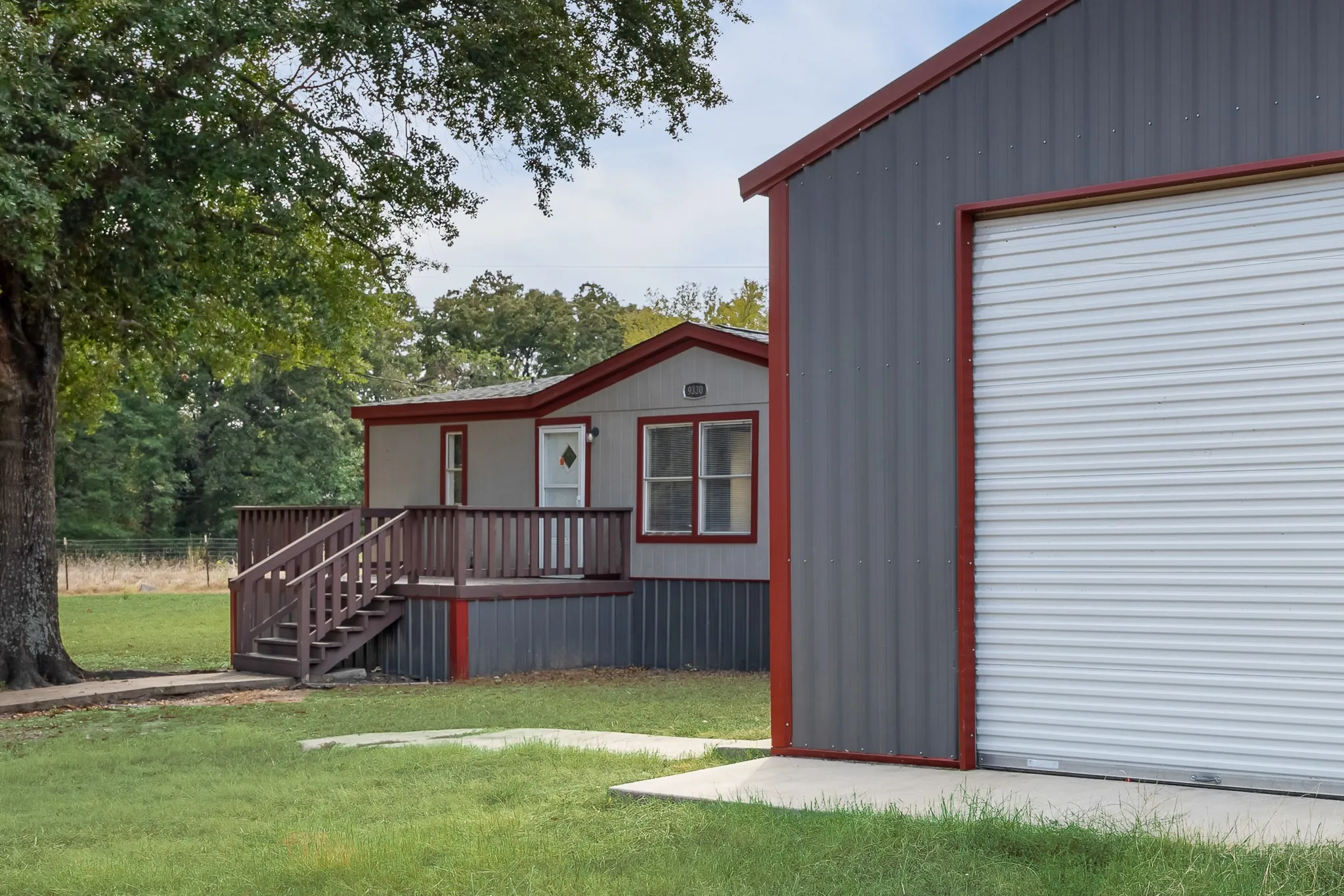 Manufactured Home For Sale in Hunt County , 9330 Lynda Lane, Hawk Cove, Texas 75474, 3 Bedroom, 2 Bathroom, 1 Garage spaces, 1,344 Sqft, built in 1998, mls#21398144, Real Estate Agent in Hawk Cove, Homes For Sale in Hunt county, Homes For Sale in Hawk Cove, Realtor in Hawk Cove Texas, Real Estate Brokerage Independent Realty Texas, Luminita Cordes Realtor