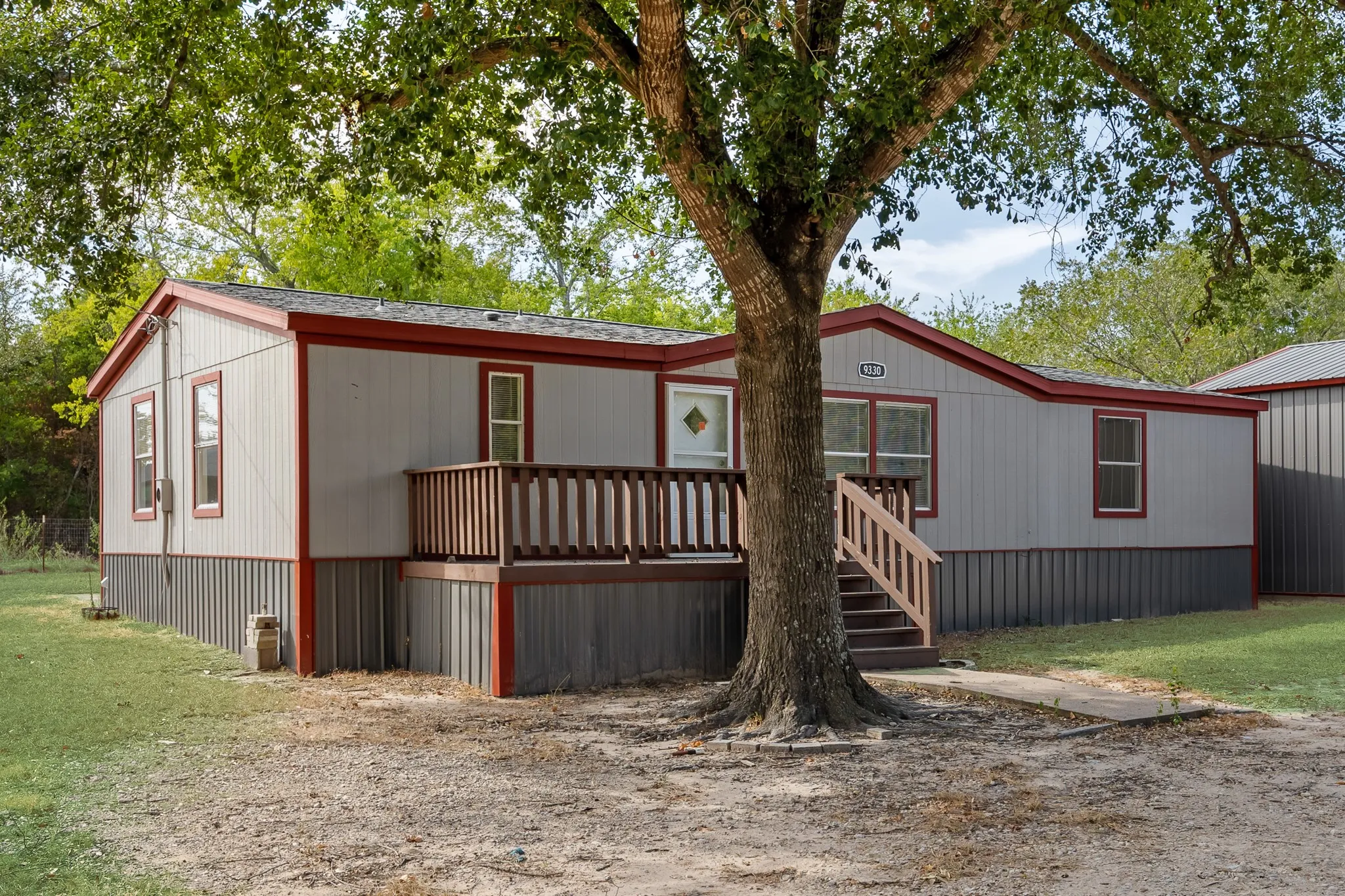 Manufactured Home For Sale in Hunt County , 9330 Lynda Lane, Hawk Cove, Texas 75474, 3 Bedroom, 2 Bathroom, 1 Garage spaces, 1,344 Sqft, built in 1998, mls#21398144, Real Estate Agent in Hawk Cove, Homes For Sale in Hunt county, Homes For Sale in Hawk Cove, Realtor in Hawk Cove Texas, Real Estate Brokerage Independent Realty Texas, Luminita Cordes Realtor