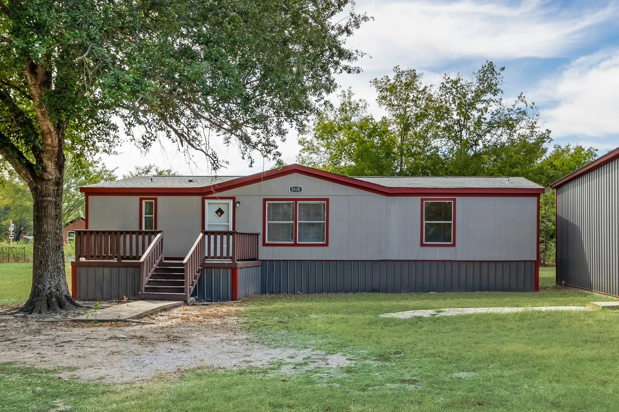 Manufactured Home For Sale in Hunt County , 9330 Lynda Lane, Hawk Cove, Texas 75474, 3 Bedroom, 2 Bathroom, 1 Garage spaces, 1,344 Sqft, built in 1998, mls#21398144, Real Estate Agent in Hawk Cove, Homes For Sale in Hunt county, Homes For Sale in Hawk Cove, Realtor in Hawk Cove Texas, Real Estate Brokerage Independent Realty Texas, Luminita Cordes Realtor
