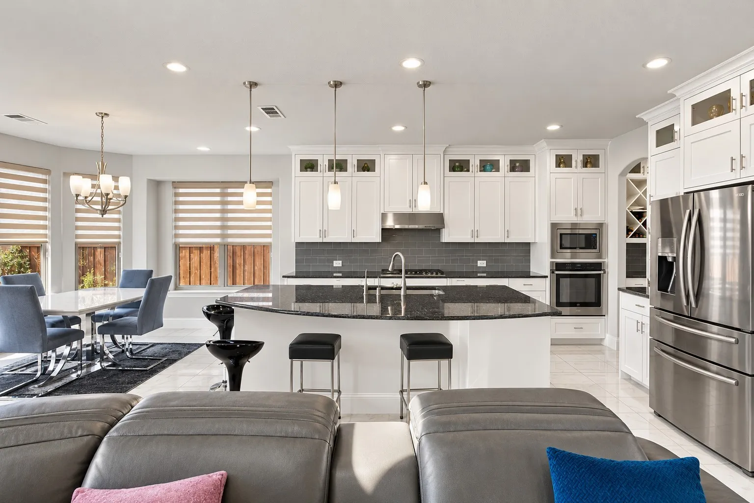 Single Family Residence For Rent in Dallas County , 7211 Arches Avenue, Irving, Texas 75063, 5 Bedroom, 4 Bathroom, 3 Garage spaces, 4,168 Sqft, built in 2016, mls#21394660, Real Estate Agent in Irving, Homes For Rent in Dallas county, Homes For Rent in Irving, Realtor in Irving Texas, Real Estate Brokerage Independent Realty Texas, Luminita Cordes Realtor