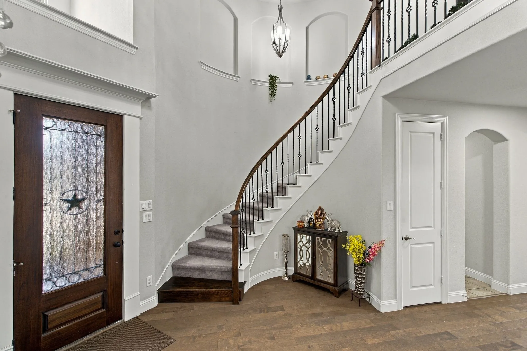 Single Family Residence For Rent in Dallas County , 7211 Arches Avenue, Irving, Texas 75063, 5 Bedroom, 4 Bathroom, 3 Garage spaces, 4,168 Sqft, built in 2016, mls#21394660, Real Estate Agent in Irving, Homes For Rent in Dallas county, Homes For Rent in Irving, Realtor in Irving Texas, Real Estate Brokerage Independent Realty Texas, Luminita Cordes Realtor