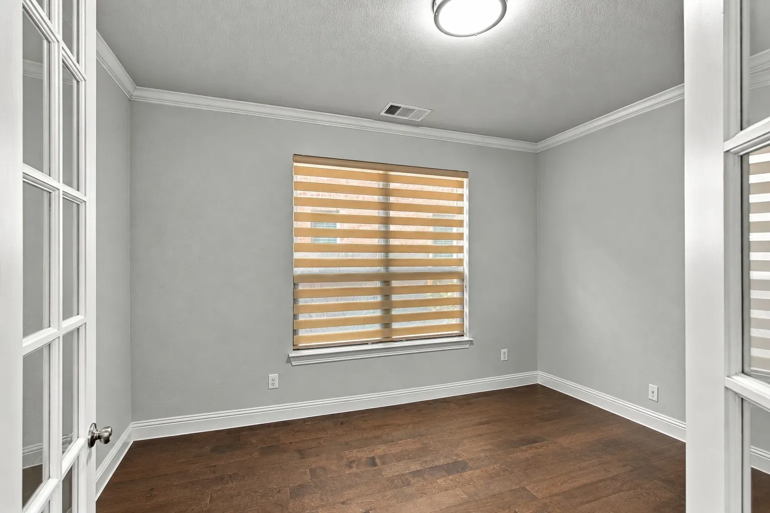 Single Family Residence For Rent in Dallas County , 7211 Arches Avenue, Irving, Texas 75063, 5 Bedroom, 4 Bathroom, 3 Garage spaces, 4,168 Sqft, built in 2016, mls#21394660, Real Estate Agent in Irving, Homes For Rent in Dallas county, Homes For Rent in Irving, Realtor in Irving Texas, Real Estate Brokerage Independent Realty Texas, Luminita Cordes Realtor