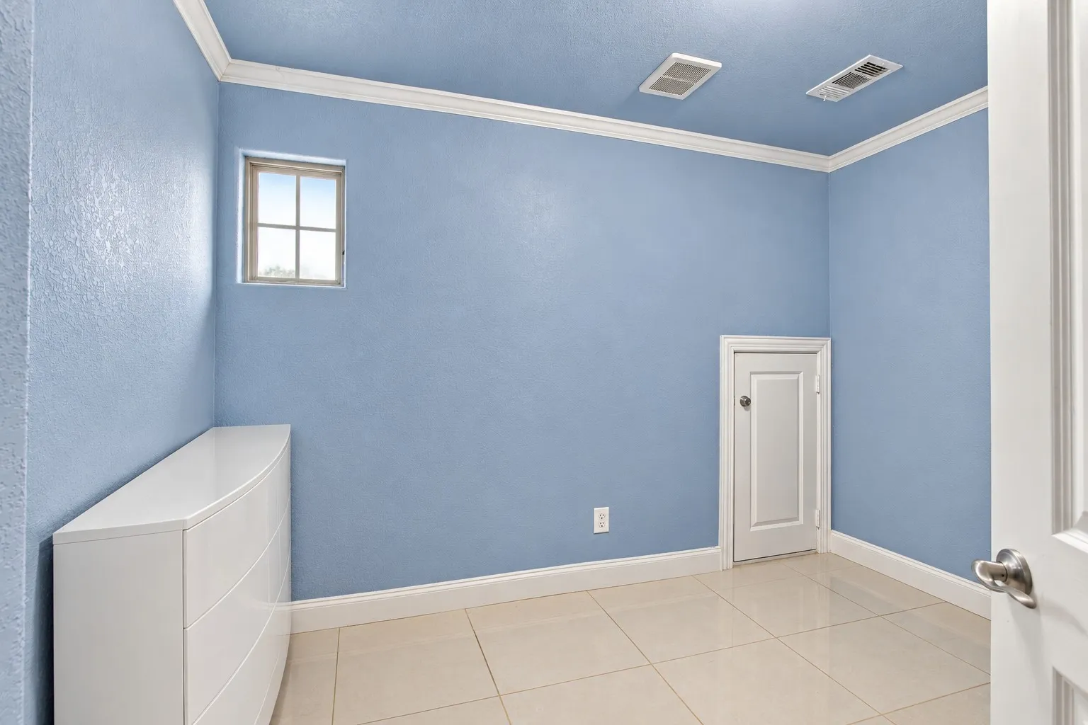 Single Family Residence For Rent in Dallas County , 7211 Arches Avenue, Irving, Texas 75063, 5 Bedroom, 4 Bathroom, 3 Garage spaces, 4,168 Sqft, built in 2016, mls#21394660, Real Estate Agent in Irving, Homes For Rent in Dallas county, Homes For Rent in Irving, Realtor in Irving Texas, Real Estate Brokerage Independent Realty Texas, Luminita Cordes Realtor