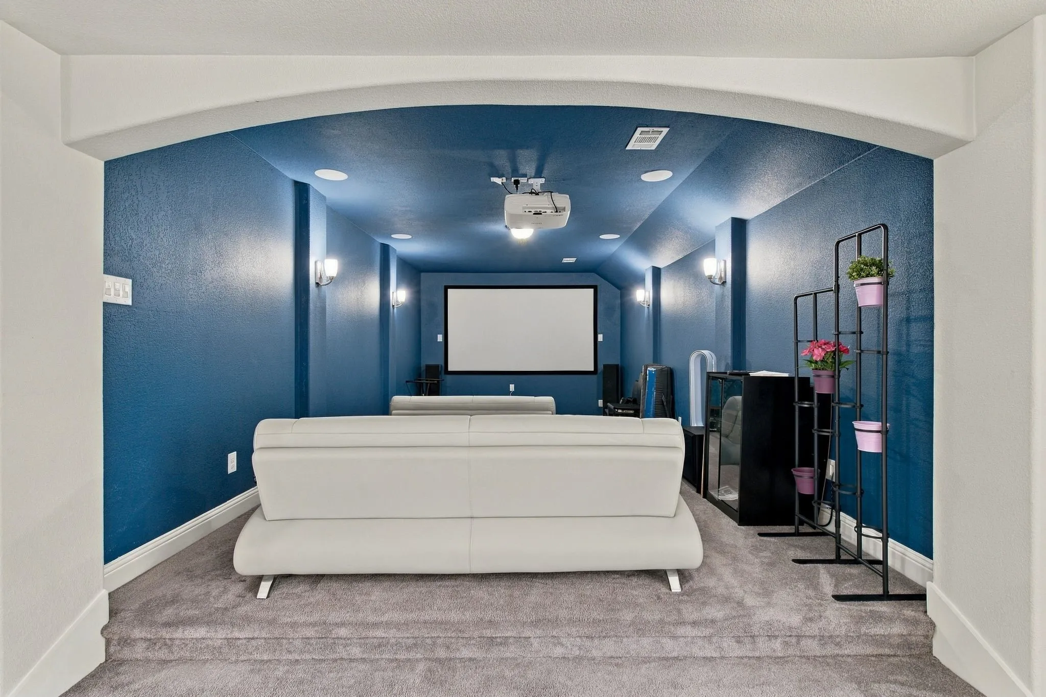 Single Family Residence For Rent in Dallas County , 7211 Arches Avenue, Irving, Texas 75063, 5 Bedroom, 4 Bathroom, 3 Garage spaces, 4,168 Sqft, built in 2016, mls#21394660, Real Estate Agent in Irving, Homes For Rent in Dallas county, Homes For Rent in Irving, Realtor in Irving Texas, Real Estate Brokerage Independent Realty Texas, Luminita Cordes Realtor