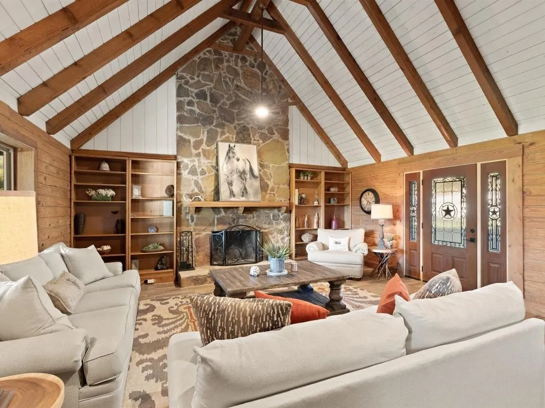 Single Family Residence For Sale in Palo Pinto County , 400 Coronados Trail, Graford, Texas 76449, 4 Bedroom, 2 Bathroom, Garage spaces, 2,498 Sqft, built in 1987, mls#21398295, Real Estate Agent in Graford, Homes For Sale in Palo Pinto county, Homes For Sale in Graford, Realtor in Graford Texas, Real Estate Brokerage Independent Realty Texas, Luminita Cordes Realtor