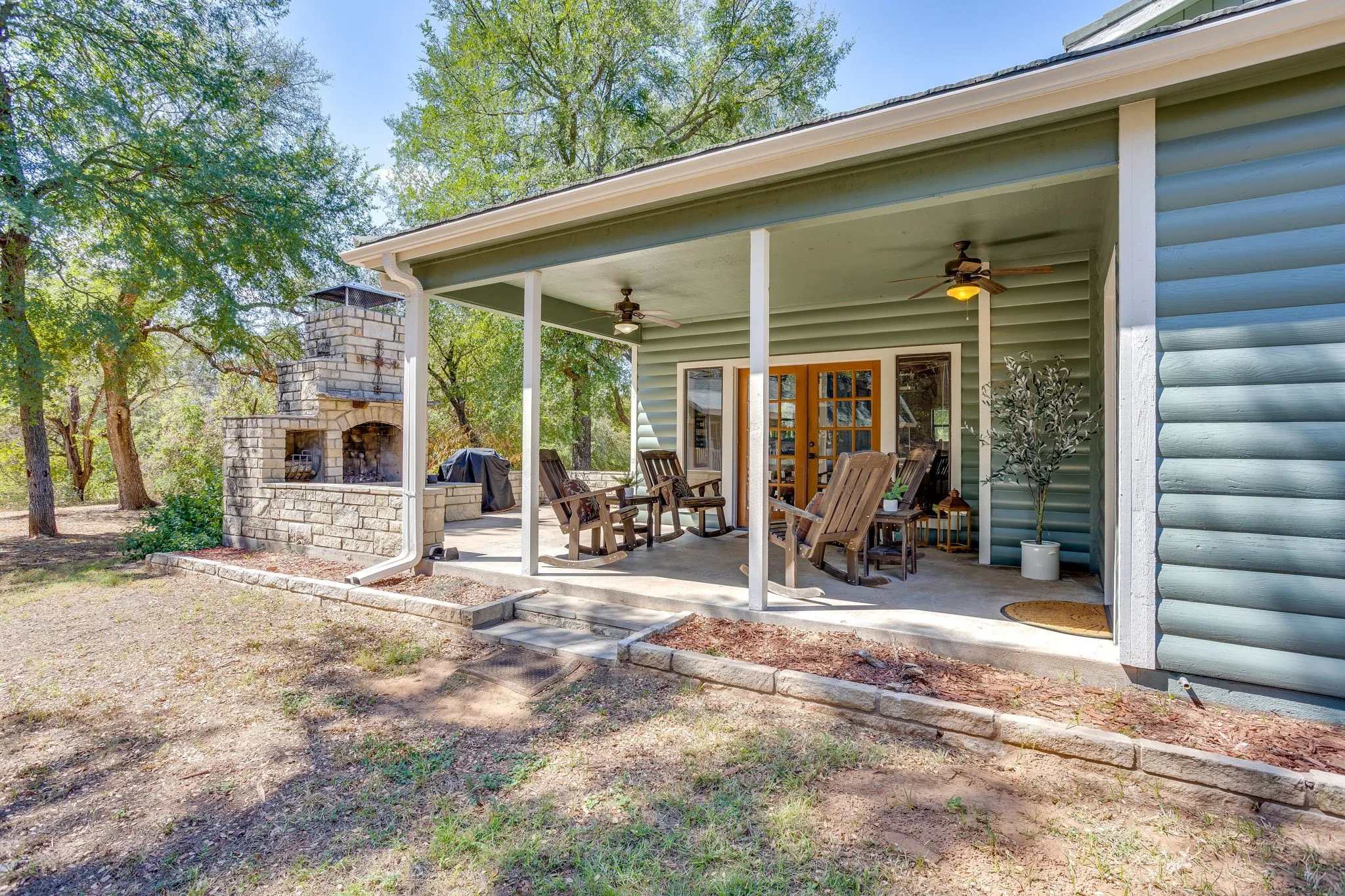 Single Family Residence For Sale in Palo Pinto County , 400 Coronados Trail, Graford, Texas 76449, 4 Bedroom, 2 Bathroom, Garage spaces, 2,498 Sqft, built in 1987, mls#21398295, Real Estate Agent in Graford, Homes For Sale in Palo Pinto county, Homes For Sale in Graford, Realtor in Graford Texas, Real Estate Brokerage Independent Realty Texas, Luminita Cordes Realtor