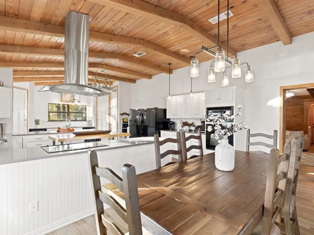 Single Family Residence For Sale in Palo Pinto County , 400 Coronados Trail, Graford, Texas 76449, 4 Bedroom, 2 Bathroom, Garage spaces, 2,498 Sqft, built in 1987, mls#21398295, Real Estate Agent in Graford, Homes For Sale in Palo Pinto county, Homes For Sale in Graford, Realtor in Graford Texas, Real Estate Brokerage Independent Realty Texas, Luminita Cordes Realtor