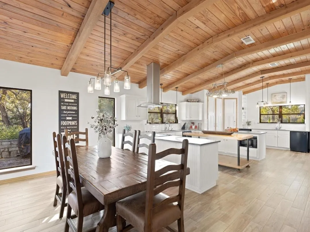 Single Family Residence For Sale in Palo Pinto County , 400 Coronados Trail, Graford, Texas 76449, 4 Bedroom, 2 Bathroom, Garage spaces, 2,498 Sqft, built in 1987, mls#21398295, Real Estate Agent in Graford, Homes For Sale in Palo Pinto county, Homes For Sale in Graford, Realtor in Graford Texas, Real Estate Brokerage Independent Realty Texas, Luminita Cordes Realtor