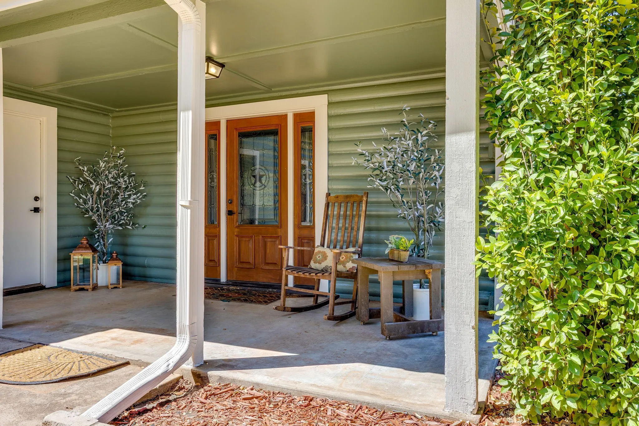 Single Family Residence For Sale in Palo Pinto County , 400 Coronados Trail, Graford, Texas 76449, 4 Bedroom, 2 Bathroom, Garage spaces, 2,498 Sqft, built in 1987, mls#21398295, Real Estate Agent in Graford, Homes For Sale in Palo Pinto county, Homes For Sale in Graford, Realtor in Graford Texas, Real Estate Brokerage Independent Realty Texas, Luminita Cordes Realtor