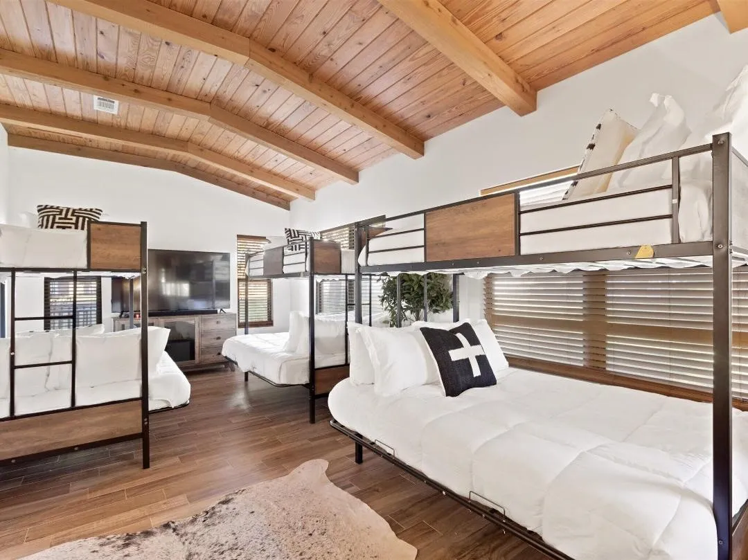 Single Family Residence For Sale in Palo Pinto County , 400 Coronados Trail, Graford, Texas 76449, 4 Bedroom, 2 Bathroom, Garage spaces, 2,498 Sqft, built in 1987, mls#21398295, Real Estate Agent in Graford, Homes For Sale in Palo Pinto county, Homes For Sale in Graford, Realtor in Graford Texas, Real Estate Brokerage Independent Realty Texas, Luminita Cordes Realtor
