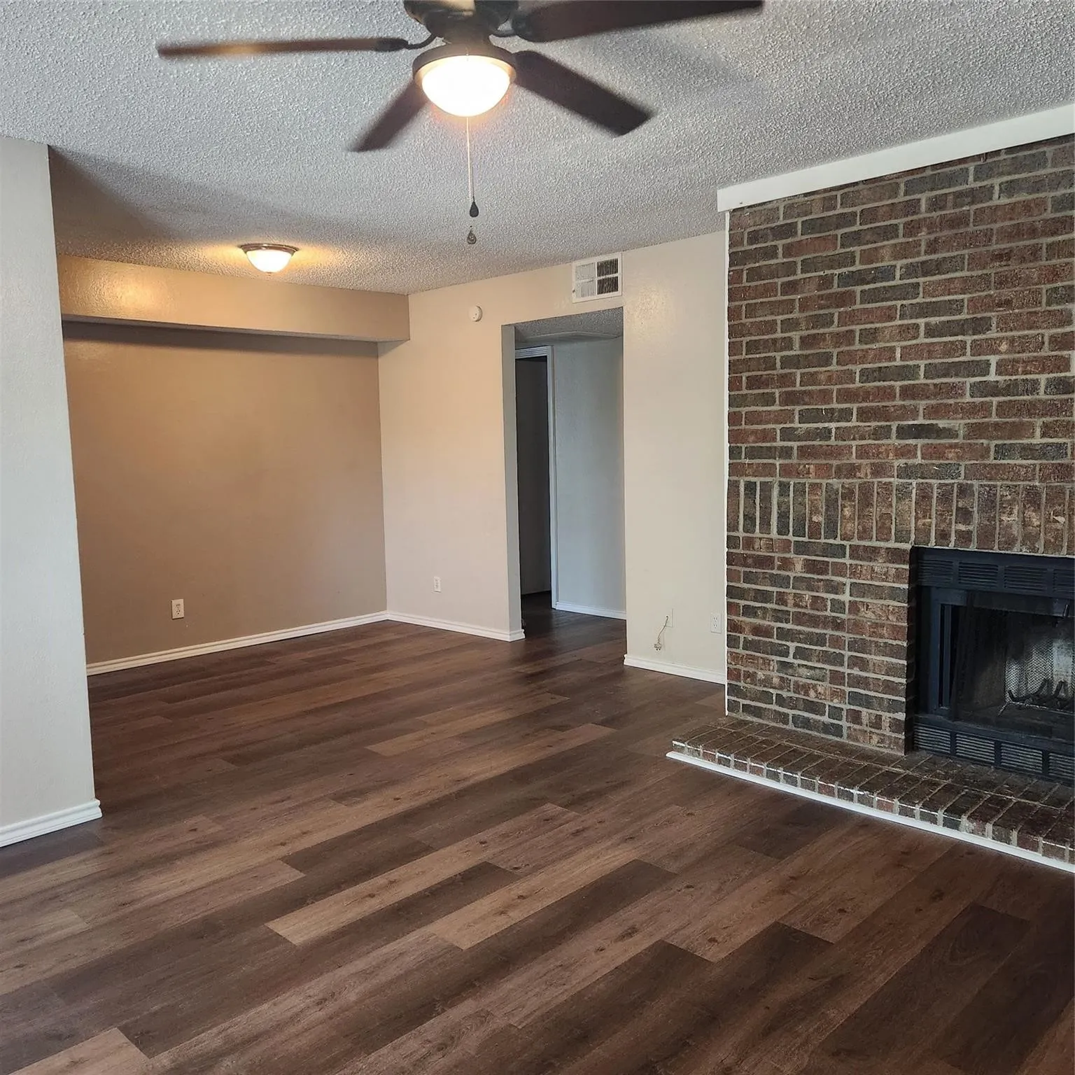 Apartment For Rent in Tarrant County , 5029 Winder Court C, North Richland Hills, Texas 76180, 3 Bedroom, 2 Bathroom, 1 Garage spaces, 1,163 Sqft, built in 1984, mls#21398377, Real Estate Agent in North Richland Hills, Homes For Rent in Tarrant county, Homes For Rent in North Richland Hills, Realtor in North Richland Hills Texas, Real Estate Brokerage Independent Realty Texas, Luminita Cordes Realtor