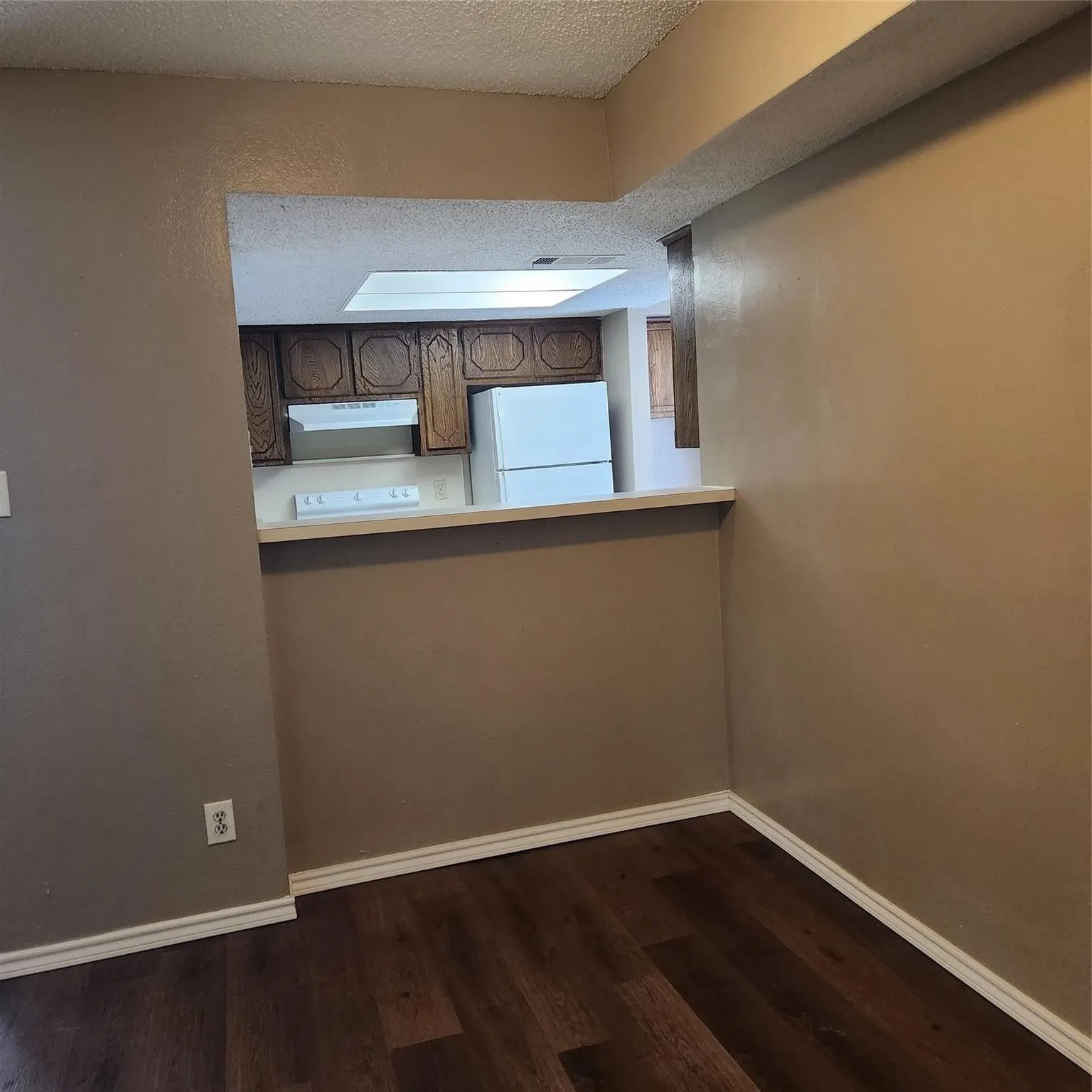 Apartment For Rent in Tarrant County , 5029 Winder Court C, North Richland Hills, Texas 76180, 3 Bedroom, 2 Bathroom, 1 Garage spaces, 1,163 Sqft, built in 1984, mls#21398377, Real Estate Agent in North Richland Hills, Homes For Rent in Tarrant county, Homes For Rent in North Richland Hills, Realtor in North Richland Hills Texas, Real Estate Brokerage Independent Realty Texas, Luminita Cordes Realtor