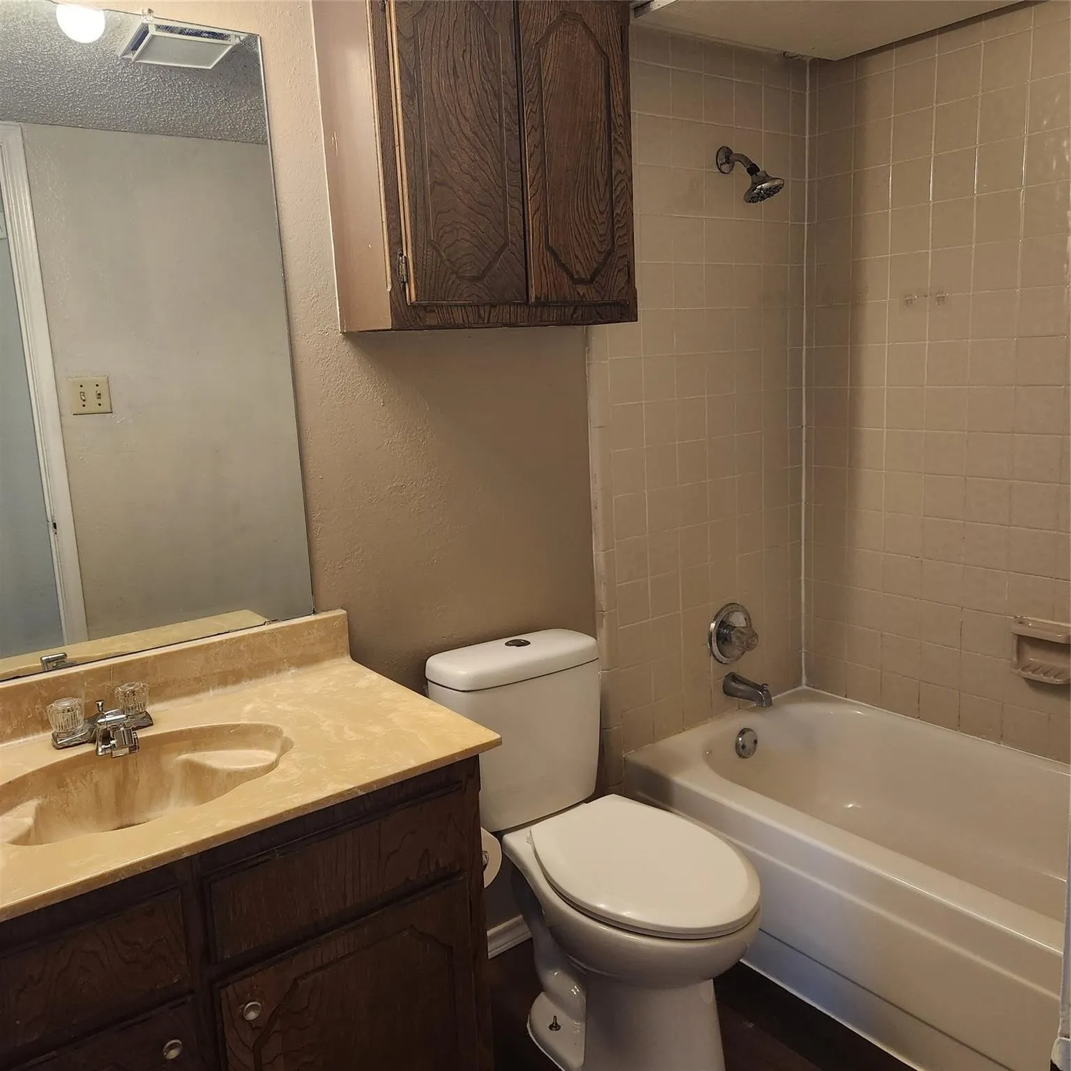 Apartment For Rent in Tarrant County , 5029 Winder Court C, North Richland Hills, Texas 76180, 3 Bedroom, 2 Bathroom, 1 Garage spaces, 1,163 Sqft, built in 1984, mls#21398377, Real Estate Agent in North Richland Hills, Homes For Rent in Tarrant county, Homes For Rent in North Richland Hills, Realtor in North Richland Hills Texas, Real Estate Brokerage Independent Realty Texas, Luminita Cordes Realtor