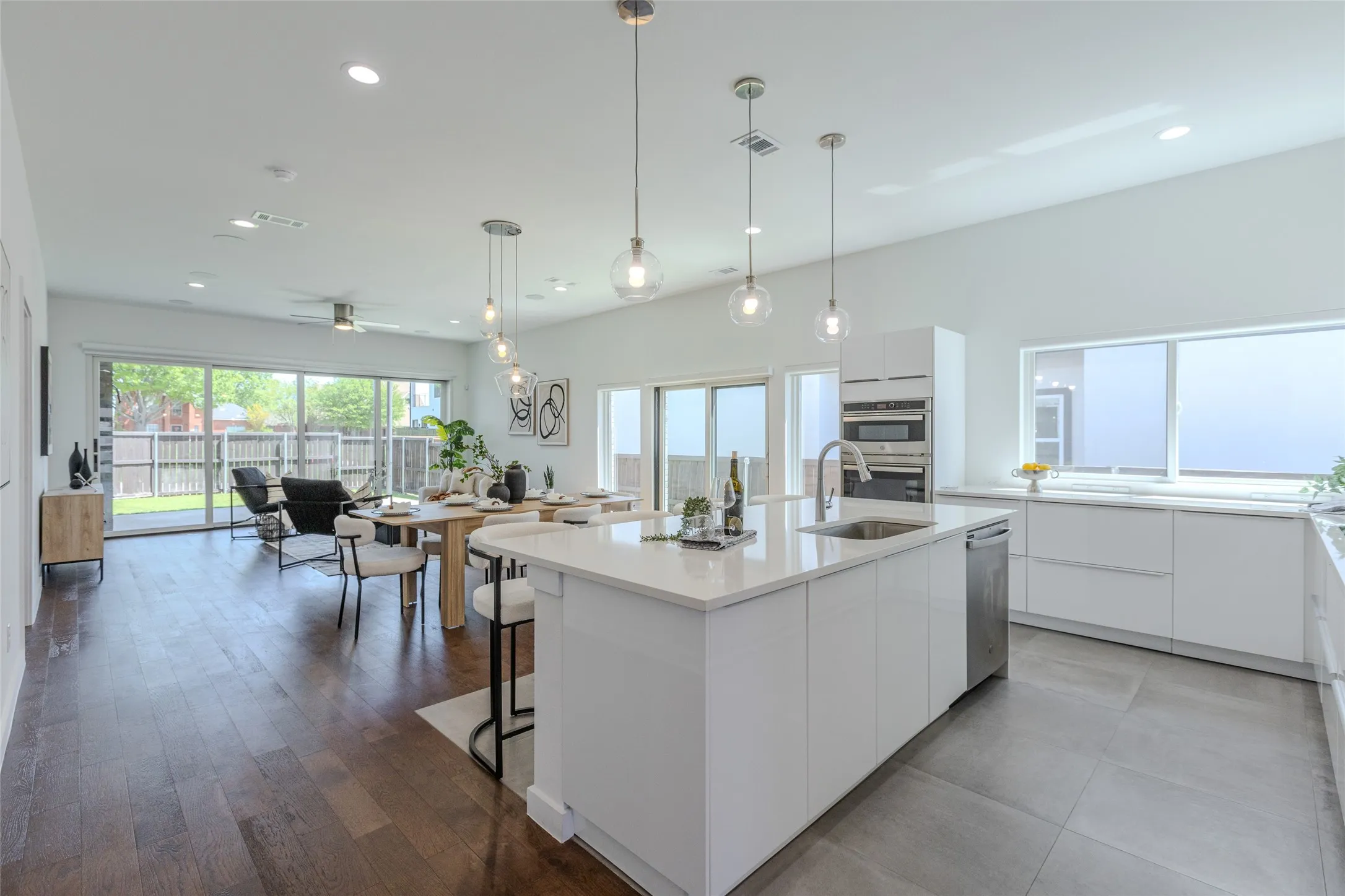 Single Family Residence For Rent in Collin County , 9742 Sunset Drive, Frisco, Texas 75033, 4 Bedroom, 3 Bathroom, 2 Garage spaces, 2,427 Sqft, built in 2021, mls#21398382, Real Estate Agent in Frisco, Homes For Rent in Collin county, Homes For Rent in Frisco, Realtor in Frisco Texas, Real Estate Brokerage Independent Realty Texas, Luminita Cordes Realtor