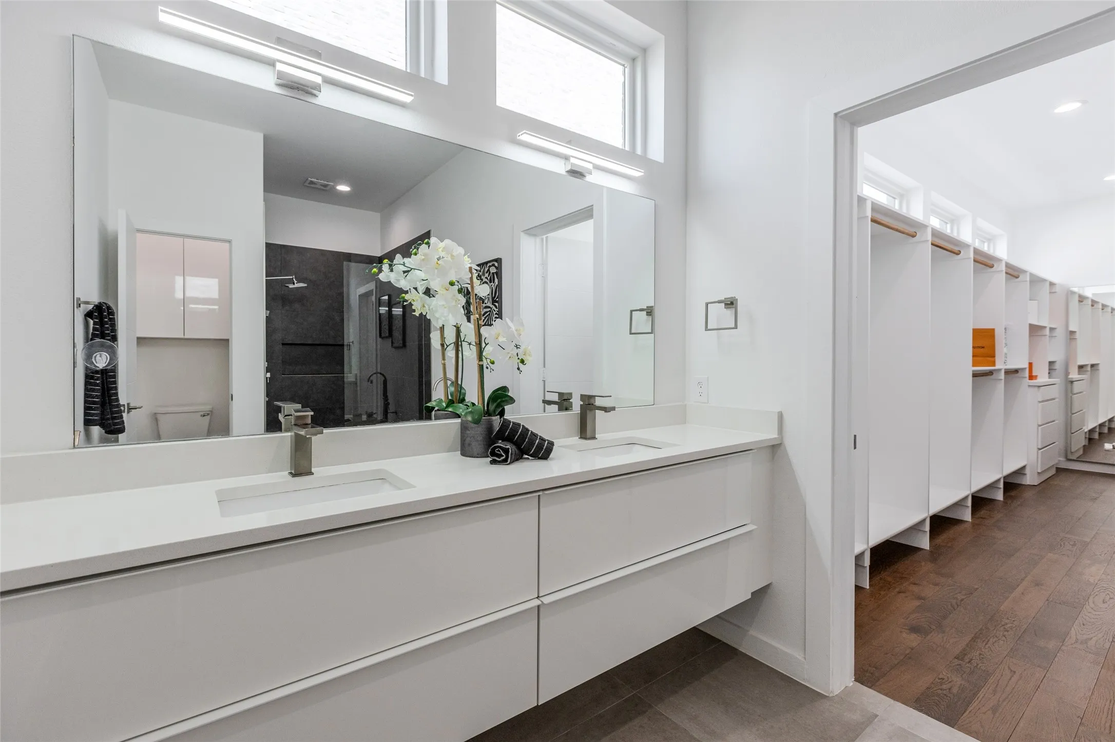 Single Family Residence For Rent in Collin County , 9742 Sunset Drive, Frisco, Texas 75033, 4 Bedroom, 3 Bathroom, 2 Garage spaces, 2,427 Sqft, built in 2021, mls#21398382, Real Estate Agent in Frisco, Homes For Rent in Collin county, Homes For Rent in Frisco, Realtor in Frisco Texas, Real Estate Brokerage Independent Realty Texas, Luminita Cordes Realtor