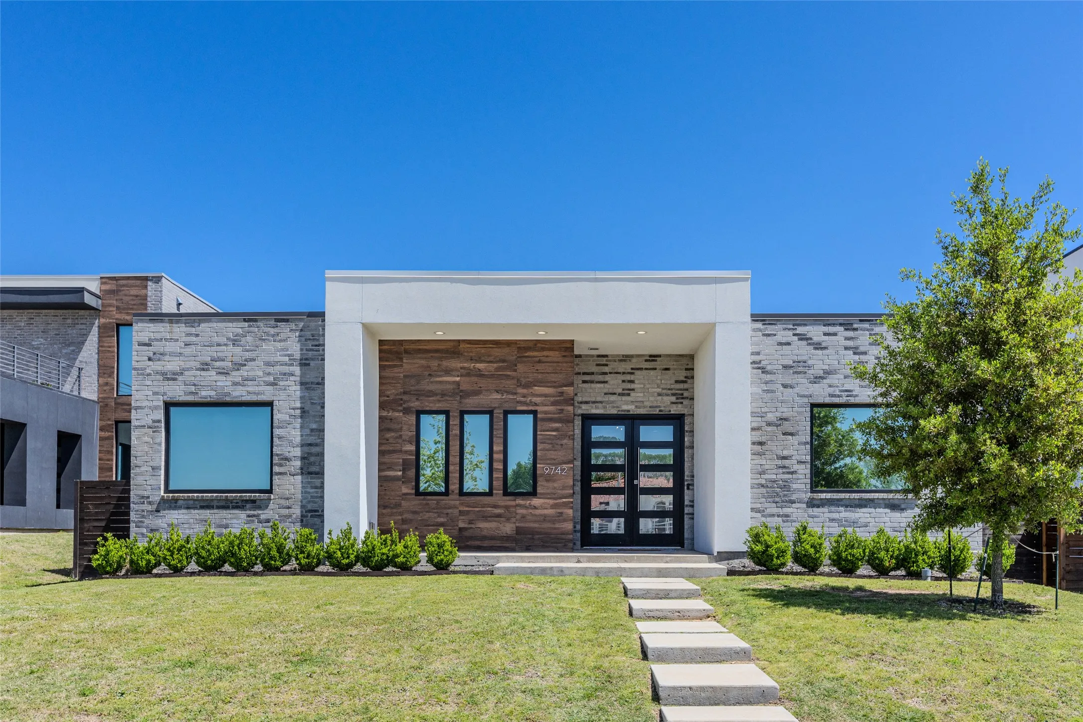 Single Family Residence For Rent in Collin County , 9742 Sunset Drive, Frisco, Texas 75033, 4 Bedroom, 3 Bathroom, 2 Garage spaces, 2,427 Sqft, built in 2021, mls#21398382, Real Estate Agent in Frisco, Homes For Rent in Collin county, Homes For Rent in Frisco, Realtor in Frisco Texas, Real Estate Brokerage Independent Realty Texas, Luminita Cordes Realtor