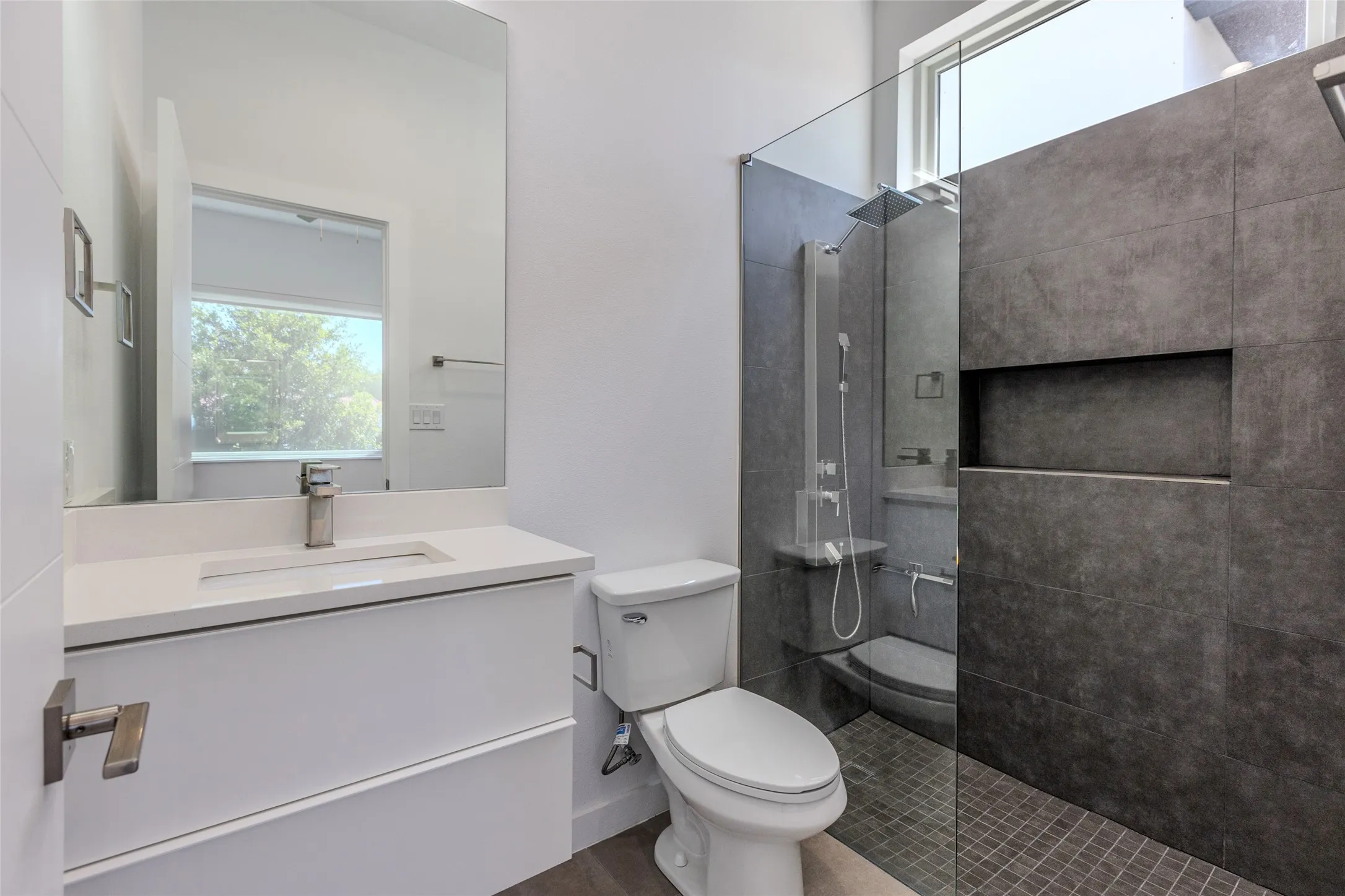 Single Family Residence For Rent in Collin County , 9742 Sunset Drive, Frisco, Texas 75033, 4 Bedroom, 3 Bathroom, 2 Garage spaces, 2,427 Sqft, built in 2021, mls#21398382, Real Estate Agent in Frisco, Homes For Rent in Collin county, Homes For Rent in Frisco, Realtor in Frisco Texas, Real Estate Brokerage Independent Realty Texas, Luminita Cordes Realtor