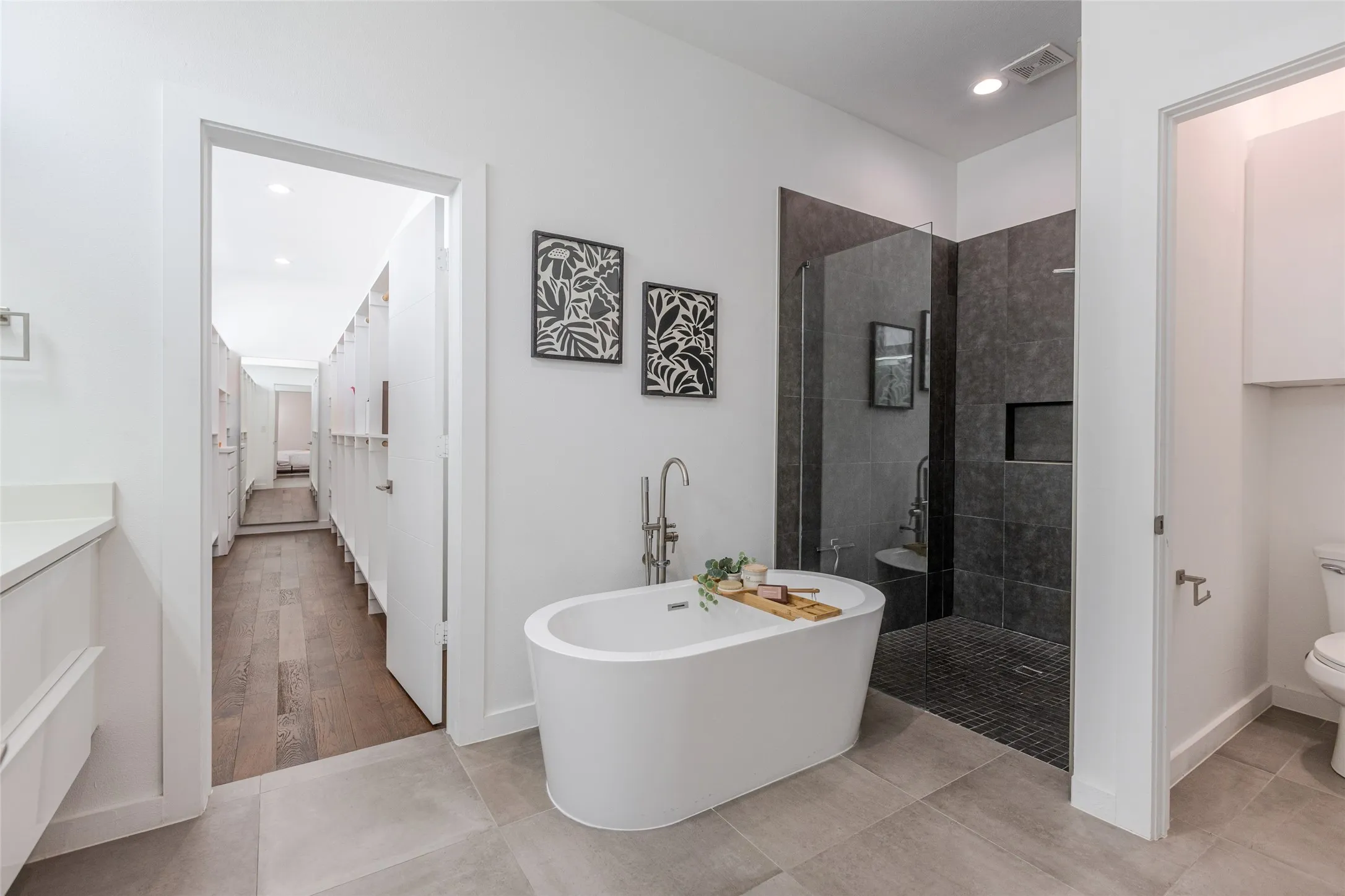 Single Family Residence For Rent in Collin County , 9742 Sunset Drive, Frisco, Texas 75033, 4 Bedroom, 3 Bathroom, 2 Garage spaces, 2,427 Sqft, built in 2021, mls#21398382, Real Estate Agent in Frisco, Homes For Rent in Collin county, Homes For Rent in Frisco, Realtor in Frisco Texas, Real Estate Brokerage Independent Realty Texas, Luminita Cordes Realtor