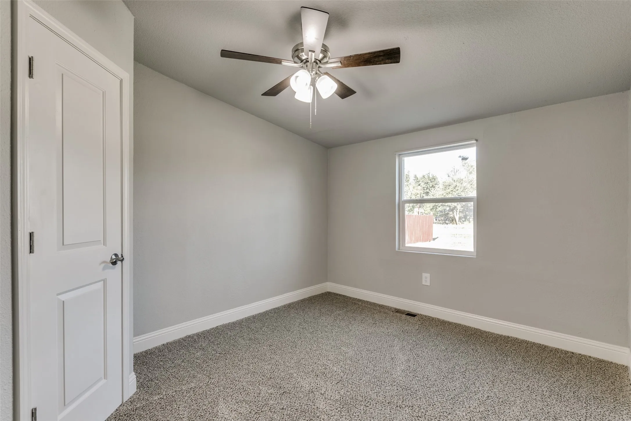 Single Family Residence For Sale in Collin County , 9738 Olive Street, Princeton, Texas 75407, 6 Bedroom, 2 Bathroom, Garage spaces, 1,848 Sqft, built in 1994, mls#21398368, Real Estate Agent in Princeton, Homes For Sale in Collin county, Homes For Sale in Princeton, Realtor in Princeton Texas, Real Estate Brokerage Independent Realty Texas, Luminita Cordes Realtor