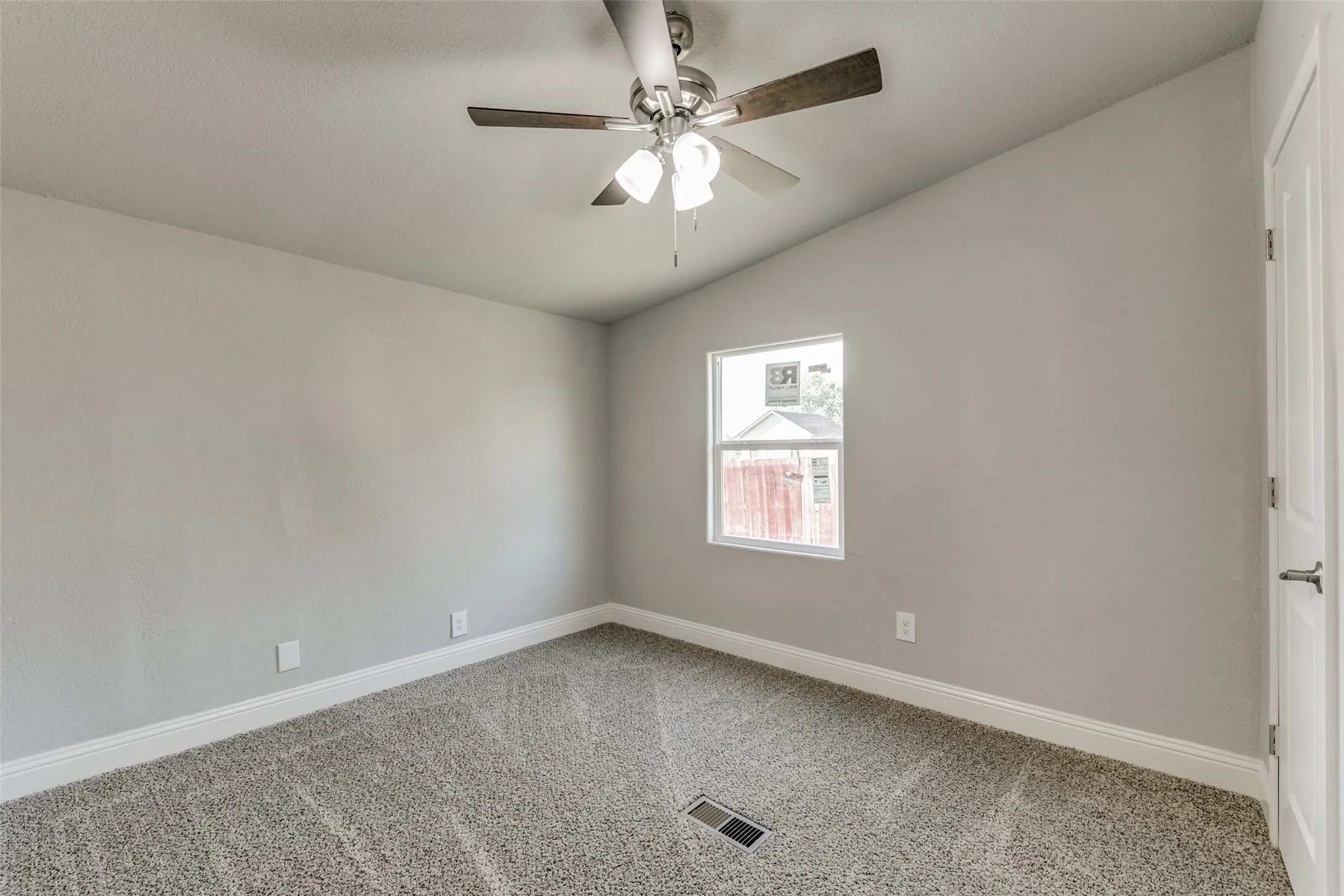 Single Family Residence For Sale in Collin County , 9738 Olive Street, Princeton, Texas 75407, 6 Bedroom, 2 Bathroom, Garage spaces, 1,848 Sqft, built in 1994, mls#21398368, Real Estate Agent in Princeton, Homes For Sale in Collin county, Homes For Sale in Princeton, Realtor in Princeton Texas, Real Estate Brokerage Independent Realty Texas, Luminita Cordes Realtor