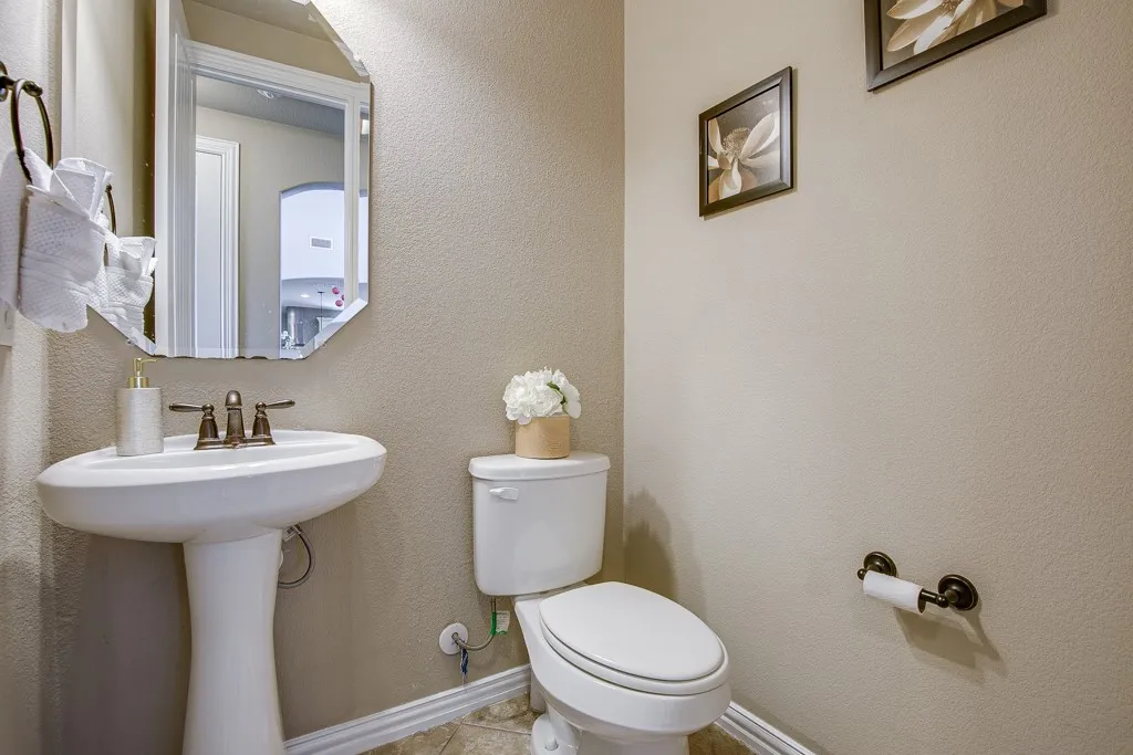 Single Family Residence For Sale in Dallas County , 371 Ash Brook Lane, Sunnyvale, Texas 75182, 5 Bedroom, 5 Bathroom, 3 Garage spaces, 3,322 Sqft, built in 2014, mls#21397619, Real Estate Agent in Sunnyvale, Homes For Sale in Dallas county, Homes For Sale in Sunnyvale, Realtor in Sunnyvale Texas, Real Estate Brokerage Independent Realty Texas, Luminita Cordes Realtor