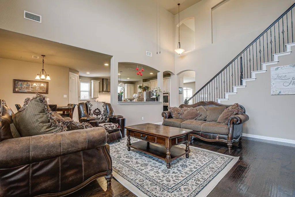 Single Family Residence For Sale in Dallas County , 371 Ash Brook Lane, Sunnyvale, Texas 75182, 5 Bedroom, 5 Bathroom, 3 Garage spaces, 3,322 Sqft, built in 2014, mls#21397619, Real Estate Agent in Sunnyvale, Homes For Sale in Dallas county, Homes For Sale in Sunnyvale, Realtor in Sunnyvale Texas, Real Estate Brokerage Independent Realty Texas, Luminita Cordes Realtor