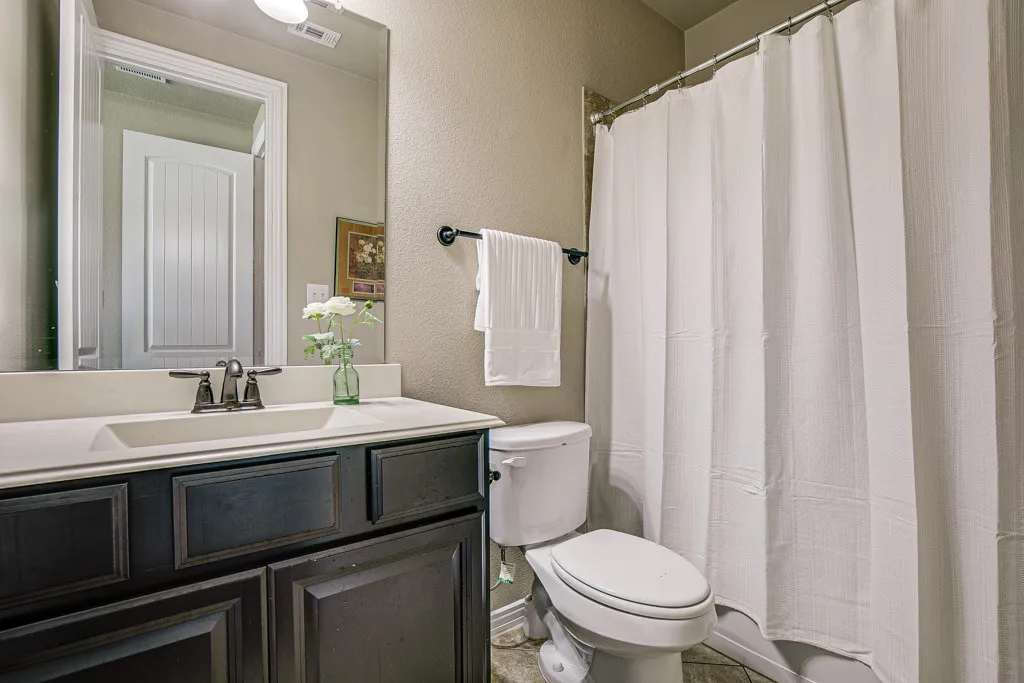 Single Family Residence For Sale in Dallas County , 371 Ash Brook Lane, Sunnyvale, Texas 75182, 5 Bedroom, 5 Bathroom, 3 Garage spaces, 3,322 Sqft, built in 2014, mls#21397619, Real Estate Agent in Sunnyvale, Homes For Sale in Dallas county, Homes For Sale in Sunnyvale, Realtor in Sunnyvale Texas, Real Estate Brokerage Independent Realty Texas, Luminita Cordes Realtor