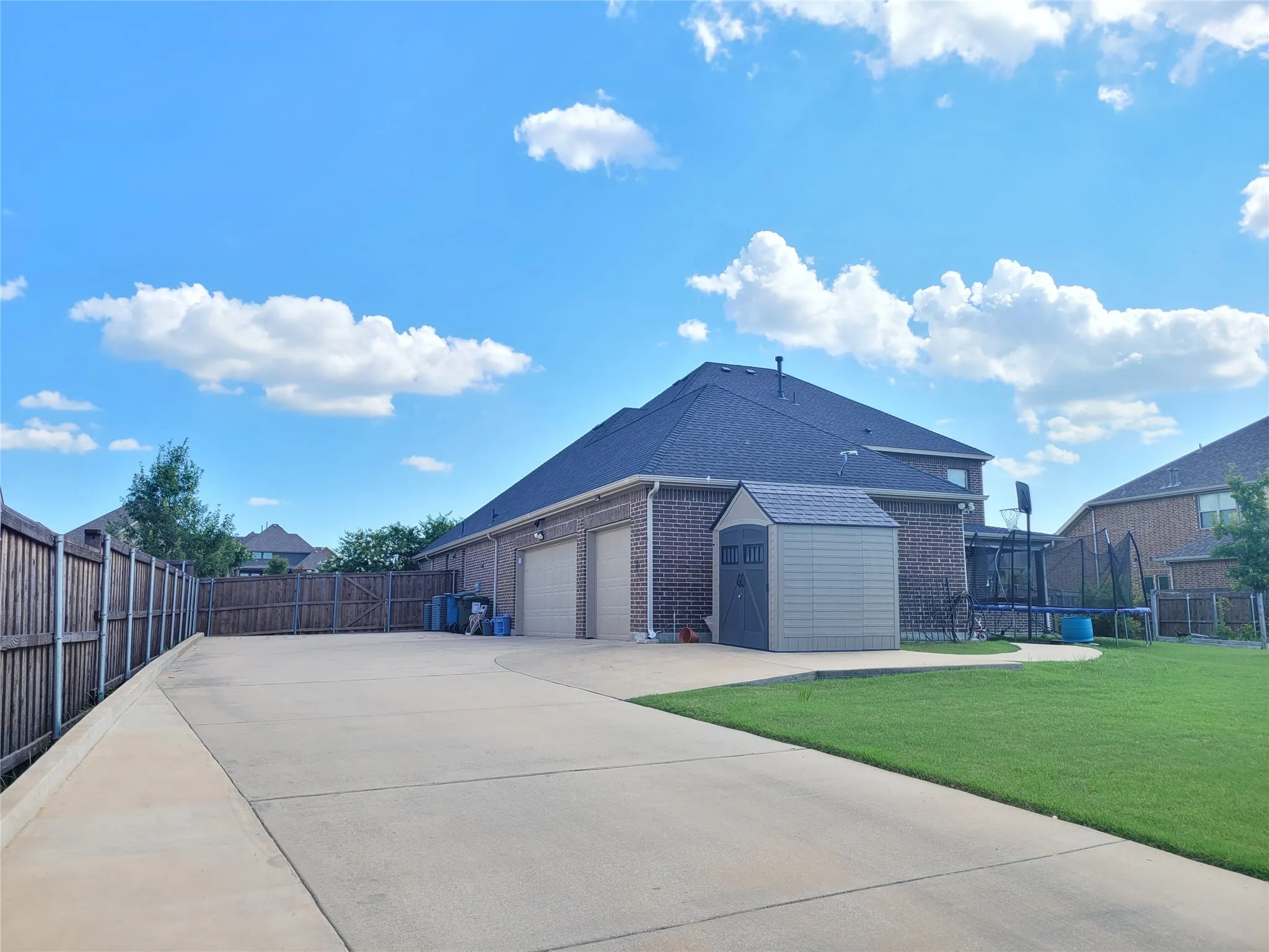 Single Family Residence For Sale in Dallas County , 371 Ash Brook Lane, Sunnyvale, Texas 75182, 5 Bedroom, 5 Bathroom, 3 Garage spaces, 3,322 Sqft, built in 2014, mls#21397619, Real Estate Agent in Sunnyvale, Homes For Sale in Dallas county, Homes For Sale in Sunnyvale, Realtor in Sunnyvale Texas, Real Estate Brokerage Independent Realty Texas, Luminita Cordes Realtor