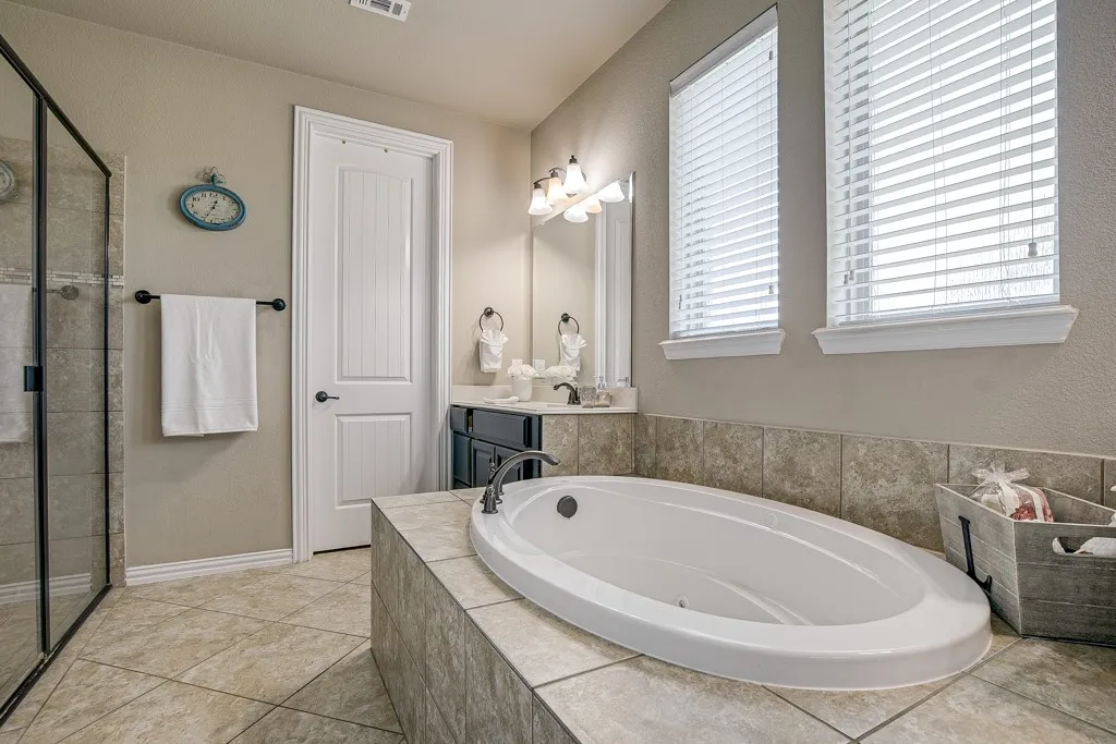Single Family Residence For Sale in Dallas County , 371 Ash Brook Lane, Sunnyvale, Texas 75182, 5 Bedroom, 5 Bathroom, 3 Garage spaces, 3,322 Sqft, built in 2014, mls#21397619, Real Estate Agent in Sunnyvale, Homes For Sale in Dallas county, Homes For Sale in Sunnyvale, Realtor in Sunnyvale Texas, Real Estate Brokerage Independent Realty Texas, Luminita Cordes Realtor