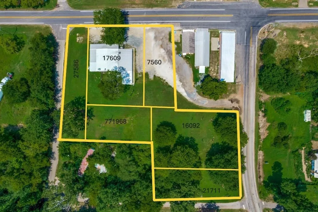 Single Family Residence For Sale in Cass County , 114 Central Avenue, Marietta, Texas 75566, 0, 1 Bathroom, Garage spaces, 4,312 Sqft, built in 2011, mls#21390127, Real Estate Agent in Marietta, Homes For Sale in Cass county, Homes For Sale in Marietta, Realtor in Marietta Texas, Real Estate Brokerage Independent Realty Texas, Luminita Cordes Realtor
