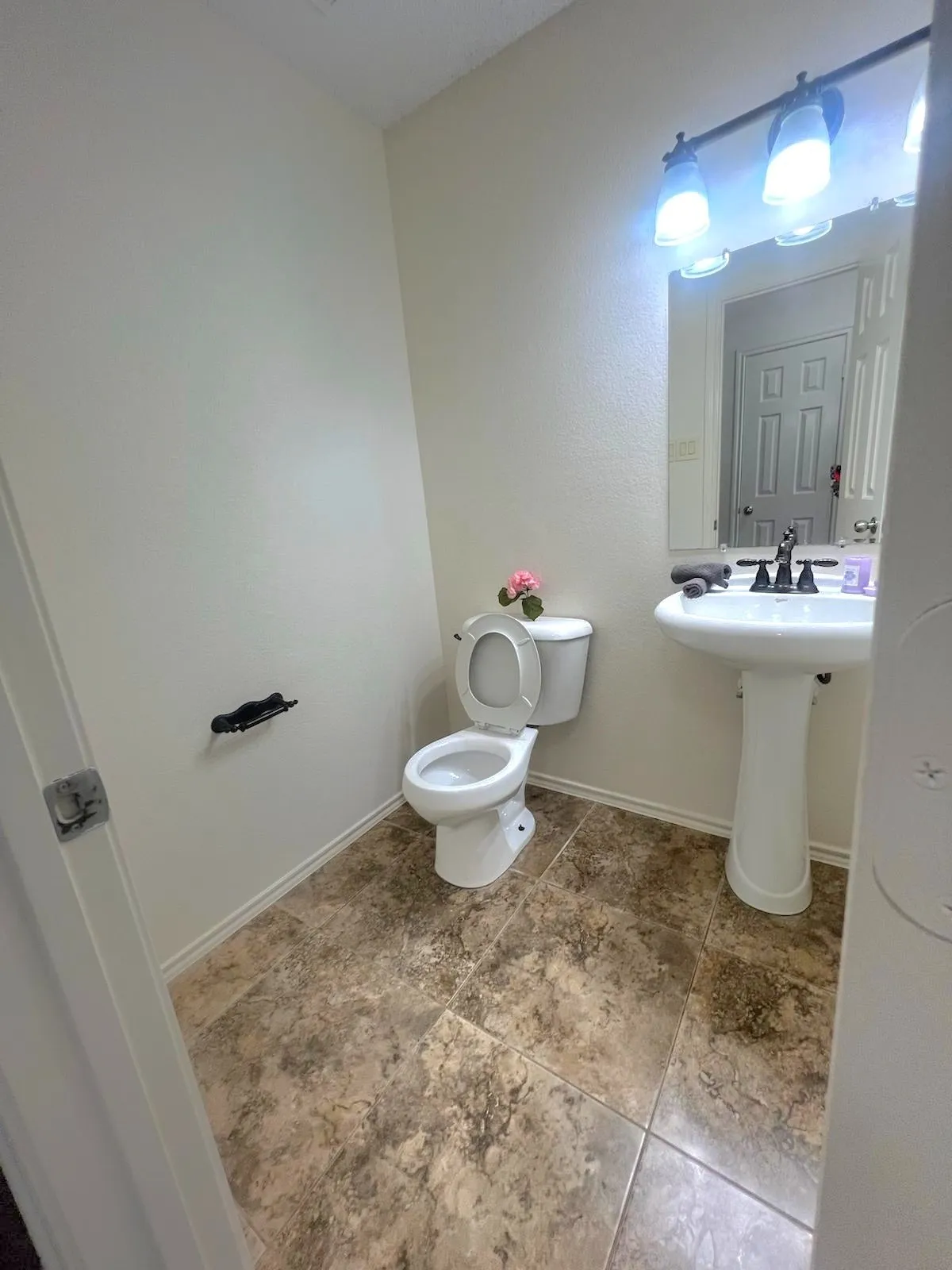 Single Family Residence For Rent in Collin County , 1329 Scenic Hills Drive, Mc Kinney, Texas 75071, 4 Bedroom, 3 Bathroom, 2 Garage spaces, 2,907 Sqft, built in 2005, mls#21398405, Real Estate Agent in Mc Kinney, Homes For Rent in Collin county, Homes For Rent in Mc Kinney, Realtor in Mc Kinney Texas, Real Estate Brokerage Independent Realty Texas, Luminita Cordes Realtor
