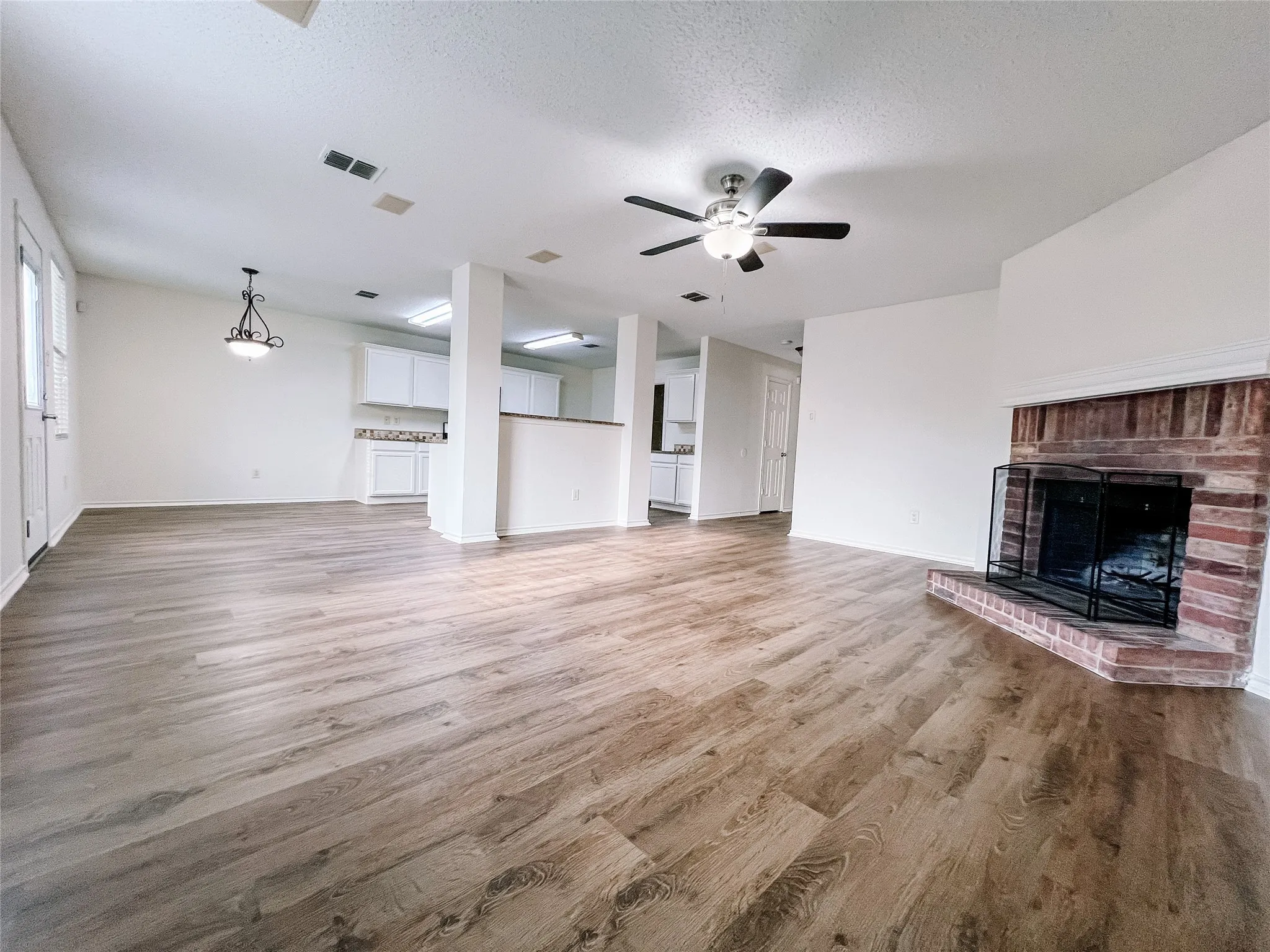 Single Family Residence For Rent in Collin County , 1329 Scenic Hills Drive, Mc Kinney, Texas 75071, 4 Bedroom, 3 Bathroom, 2 Garage spaces, 2,907 Sqft, built in 2005, mls#21398405, Real Estate Agent in Mc Kinney, Homes For Rent in Collin county, Homes For Rent in Mc Kinney, Realtor in Mc Kinney Texas, Real Estate Brokerage Independent Realty Texas, Luminita Cordes Realtor