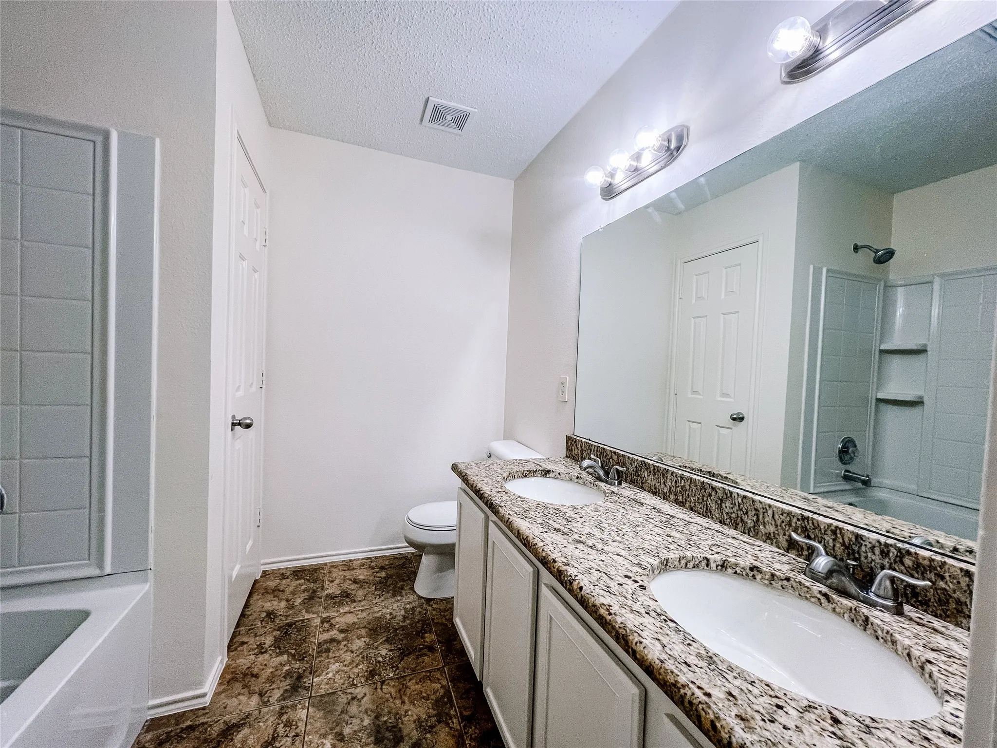 Single Family Residence For Rent in Collin County , 1329 Scenic Hills Drive, Mc Kinney, Texas 75071, 4 Bedroom, 3 Bathroom, 2 Garage spaces, 2,907 Sqft, built in 2005, mls#21398405, Real Estate Agent in Mc Kinney, Homes For Rent in Collin county, Homes For Rent in Mc Kinney, Realtor in Mc Kinney Texas, Real Estate Brokerage Independent Realty Texas, Luminita Cordes Realtor