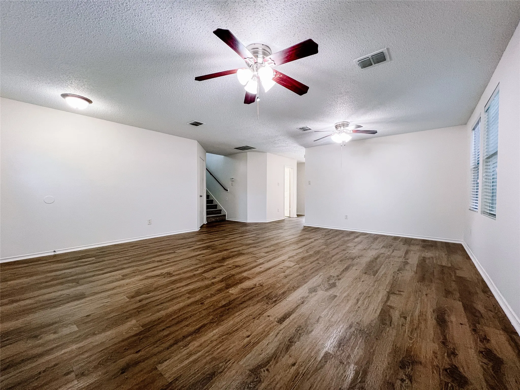 Single Family Residence For Rent in Collin County , 1329 Scenic Hills Drive, Mc Kinney, Texas 75071, 4 Bedroom, 3 Bathroom, 2 Garage spaces, 2,907 Sqft, built in 2005, mls#21398405, Real Estate Agent in Mc Kinney, Homes For Rent in Collin county, Homes For Rent in Mc Kinney, Realtor in Mc Kinney Texas, Real Estate Brokerage Independent Realty Texas, Luminita Cordes Realtor