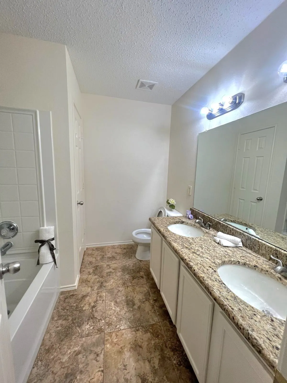 Single Family Residence For Rent in Collin County , 1329 Scenic Hills Drive, Mc Kinney, Texas 75071, 4 Bedroom, 3 Bathroom, 2 Garage spaces, 2,907 Sqft, built in 2005, mls#21398405, Real Estate Agent in Mc Kinney, Homes For Rent in Collin county, Homes For Rent in Mc Kinney, Realtor in Mc Kinney Texas, Real Estate Brokerage Independent Realty Texas, Luminita Cordes Realtor