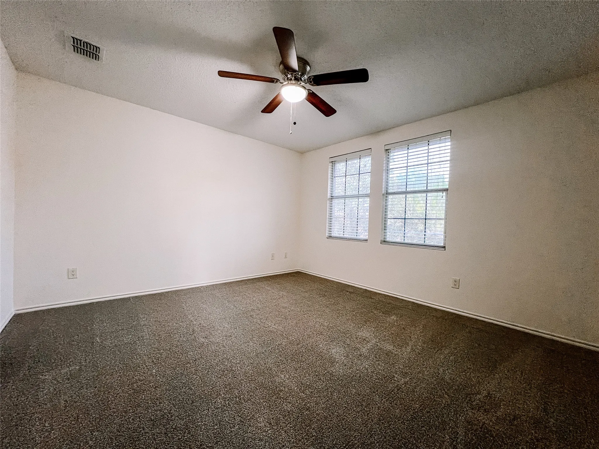 Single Family Residence For Rent in Collin County , 1329 Scenic Hills Drive, Mc Kinney, Texas 75071, 4 Bedroom, 3 Bathroom, 2 Garage spaces, 2,907 Sqft, built in 2005, mls#21398405, Real Estate Agent in Mc Kinney, Homes For Rent in Collin county, Homes For Rent in Mc Kinney, Realtor in Mc Kinney Texas, Real Estate Brokerage Independent Realty Texas, Luminita Cordes Realtor